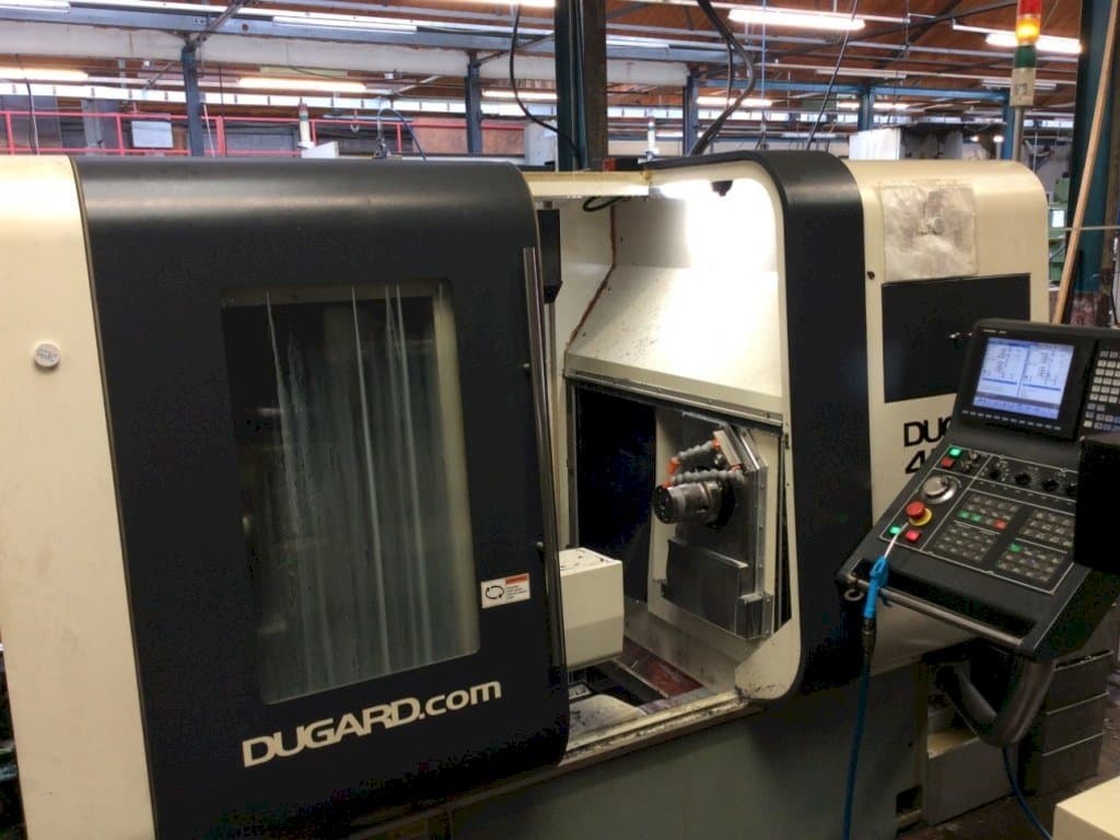 Čelní pohled  na Dugard									 42 TT  stroj