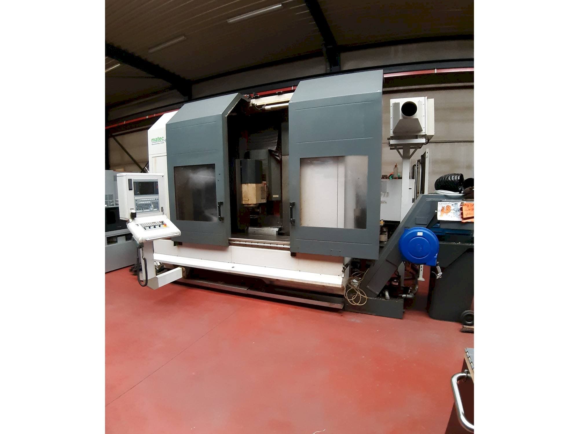 Čelní pohled  na Matec 30 HV  stroj