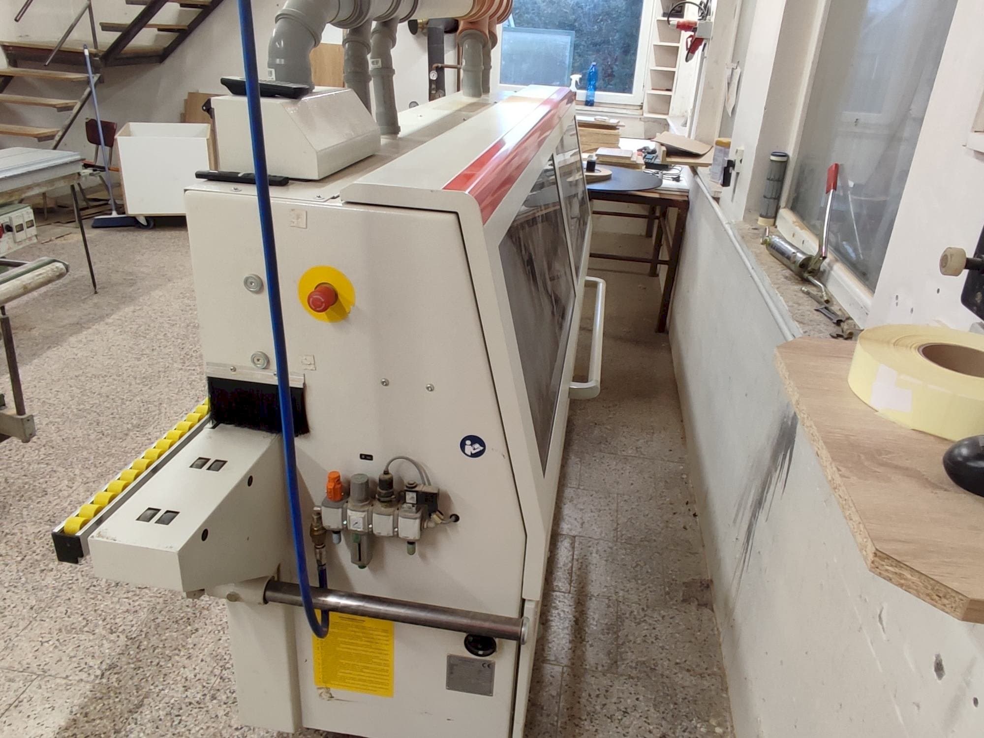 Čelní pohled  na SCM olimpic K 260 Evo  stroj