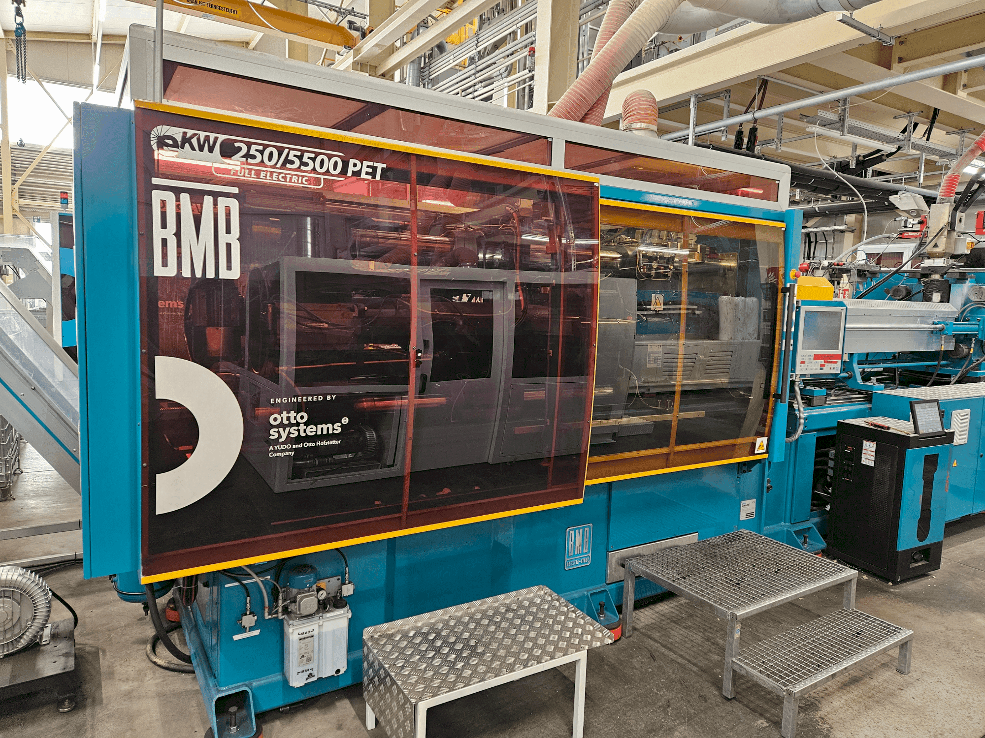 Čelní pohled  na Otto Systems eKW 250/5500 PET  stroj