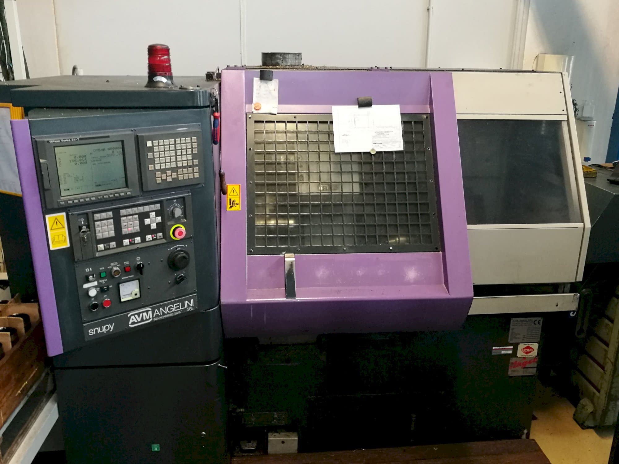 Čelní pohled  na AVM Angelini Snupy 21TI stroj