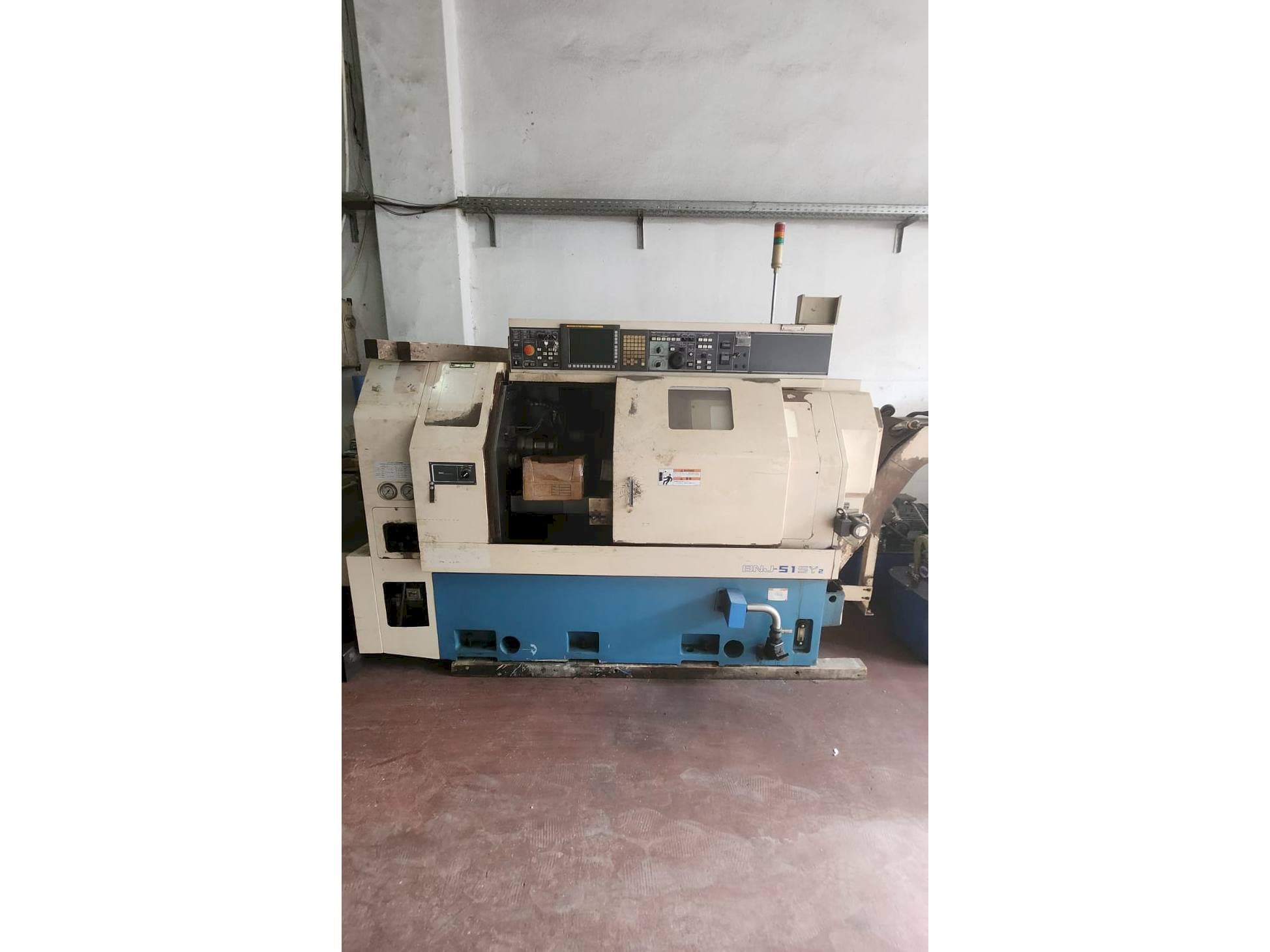 Čelní pohled  na Miyano BNJ 42 SY  stroj