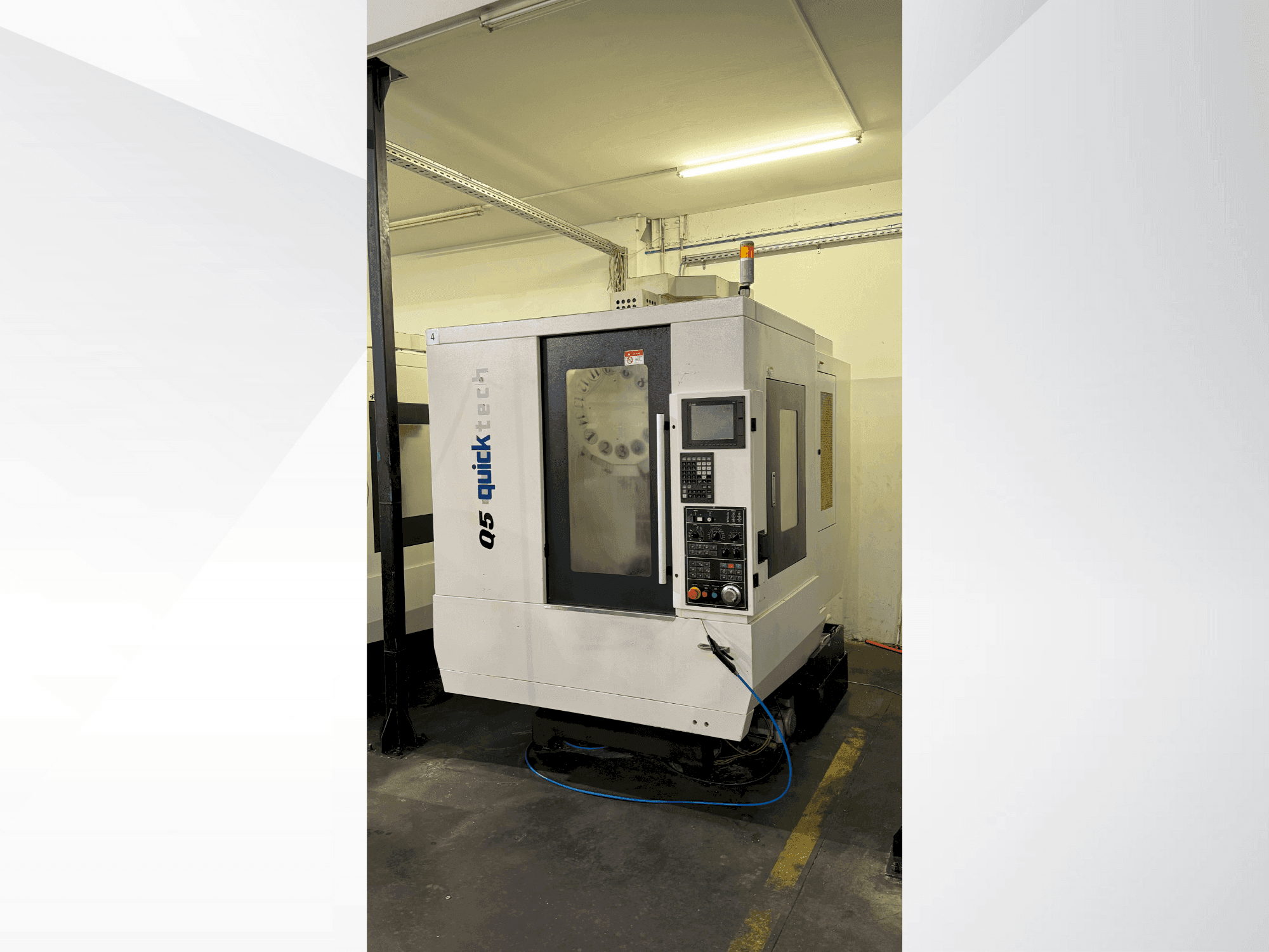Čelní pohled  na Quick-Tech Q5  stroj