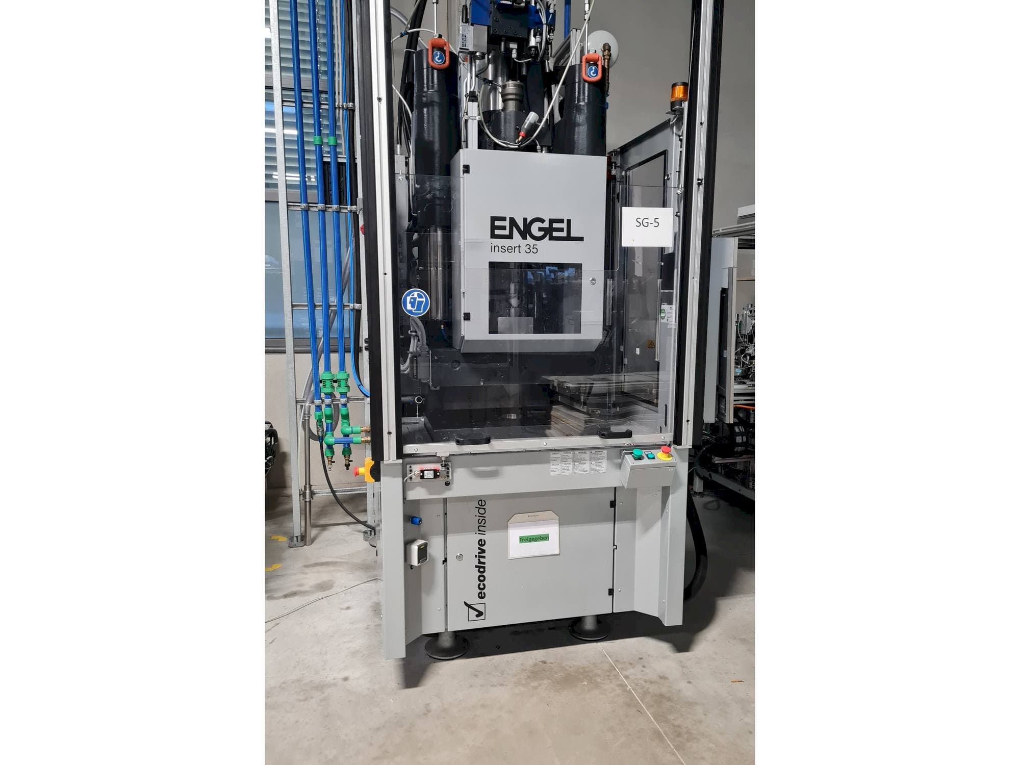 Čelní pohled  na Engel insert 60V-35 single XS ecodrive  stroj