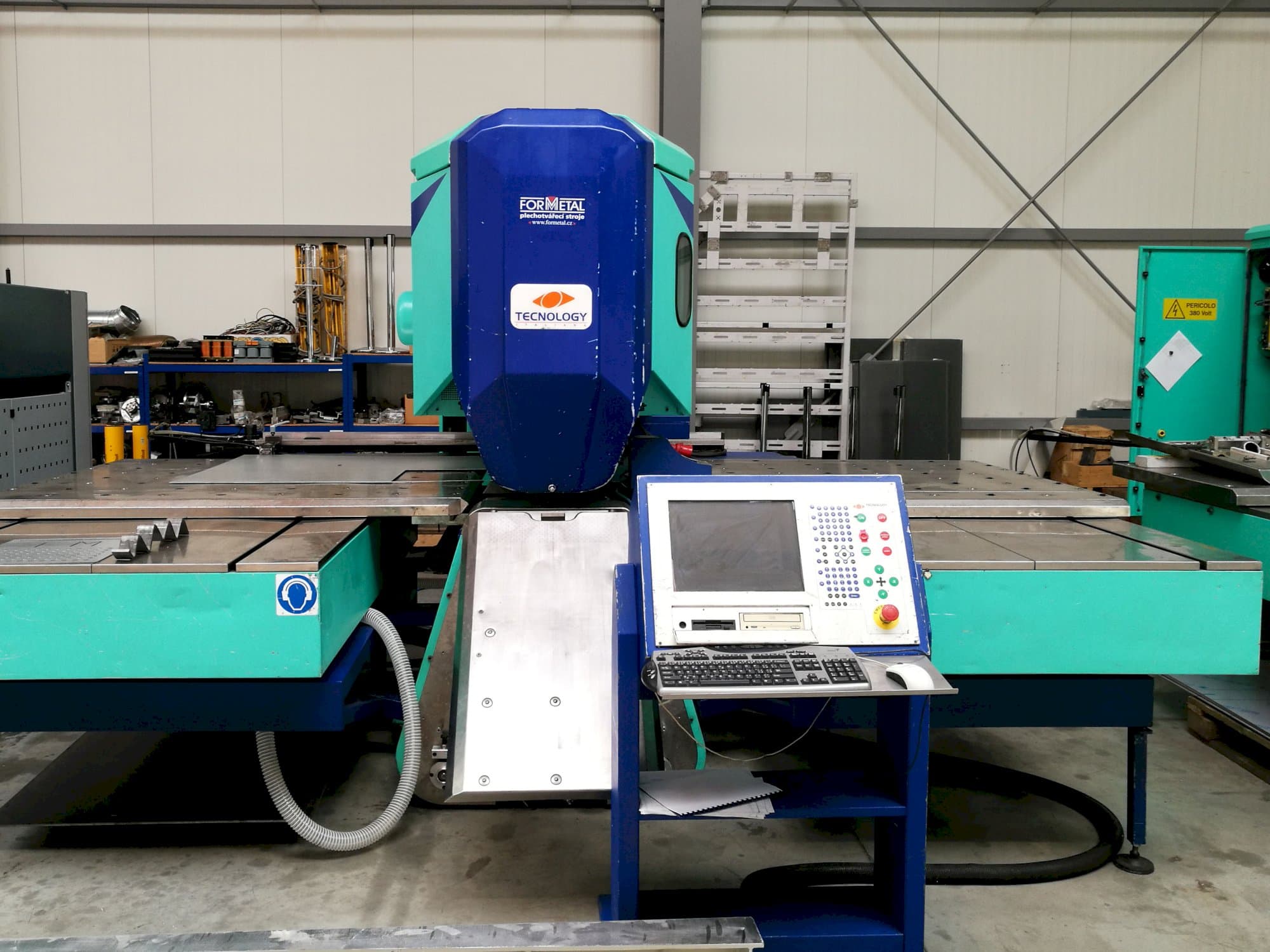 Čelní pohled  na TECNOLOGY Italiana TECNOTRANSFER 15 SR stroj