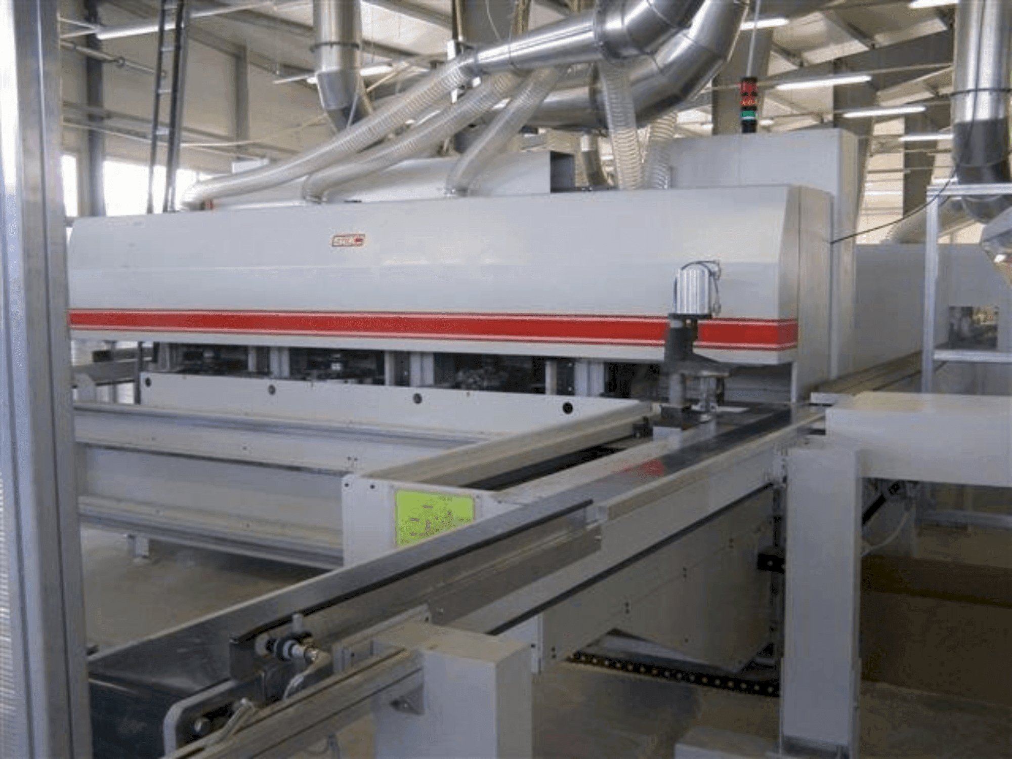 Čelní pohled  na SAC F300  stroj