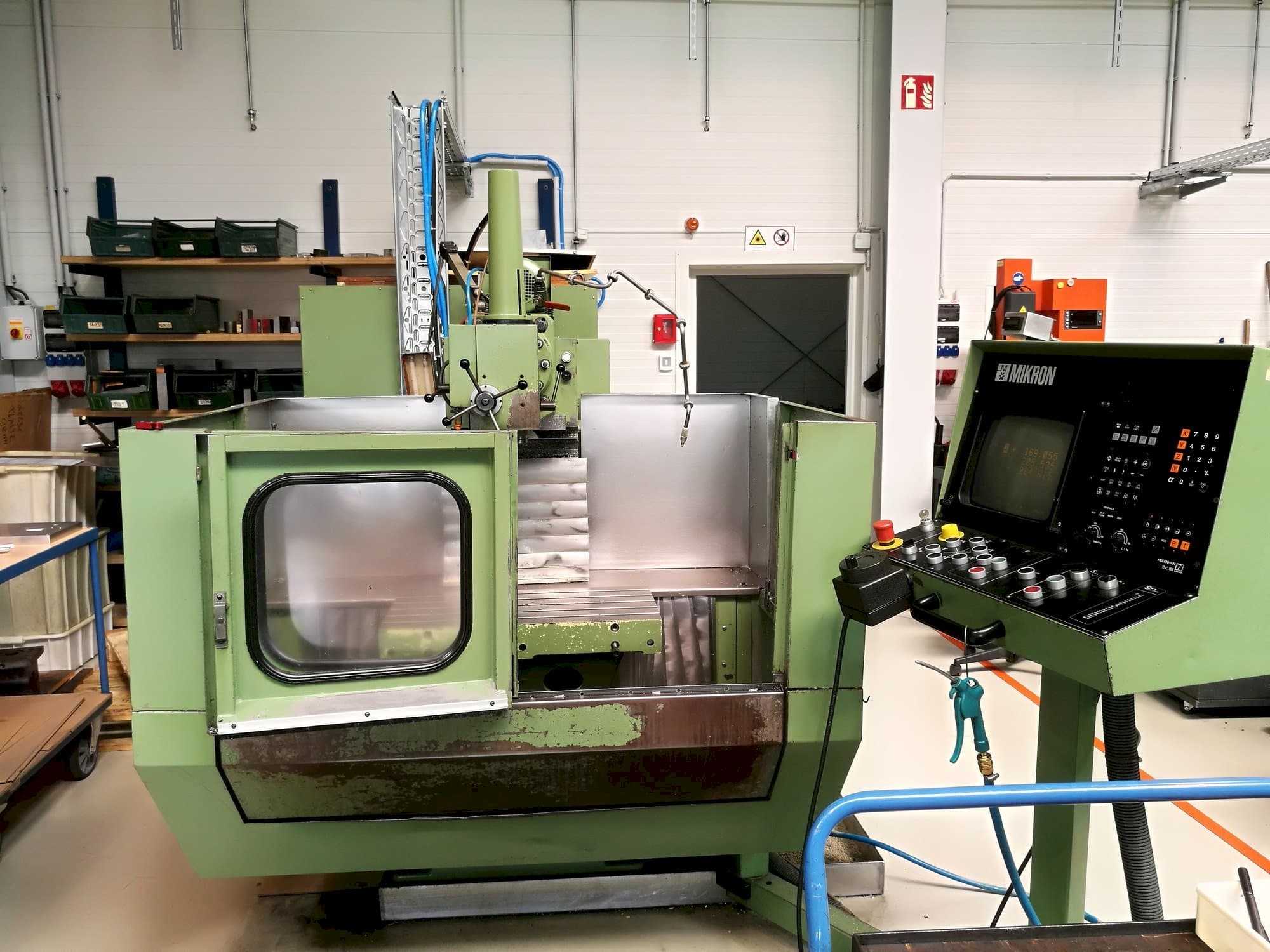 Čelní pohled  na MIKRON WF 21 C  stroj