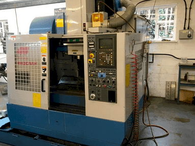 Čelní pohled  na Matsuura MC 600 VF  stroj