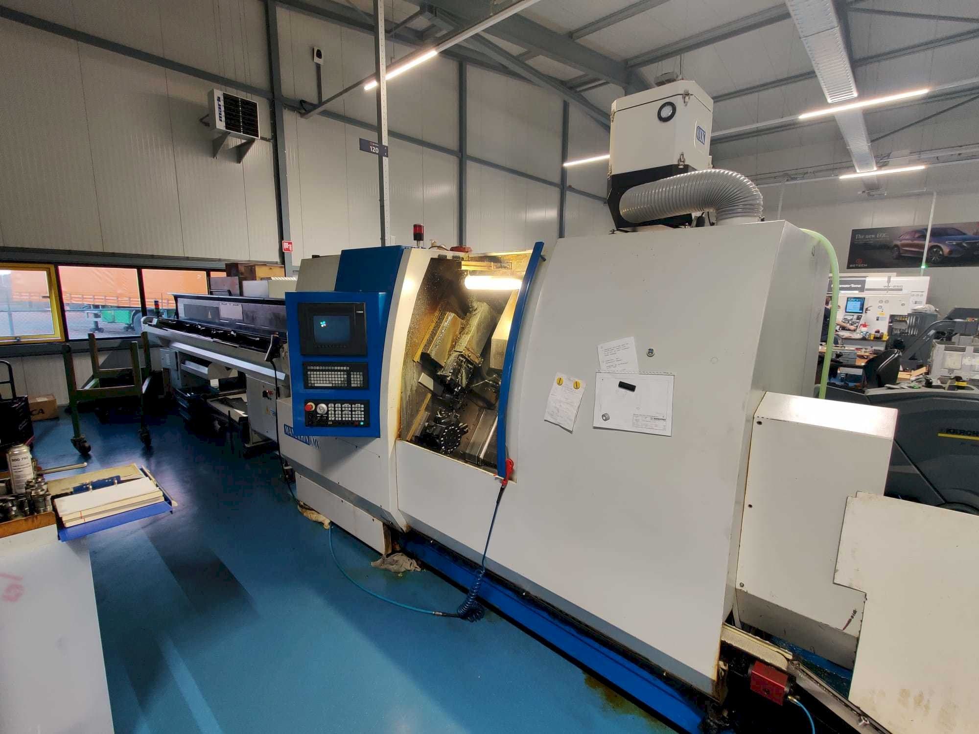 Čelní pohled  na Manurhin K'MX XL 32  stroj