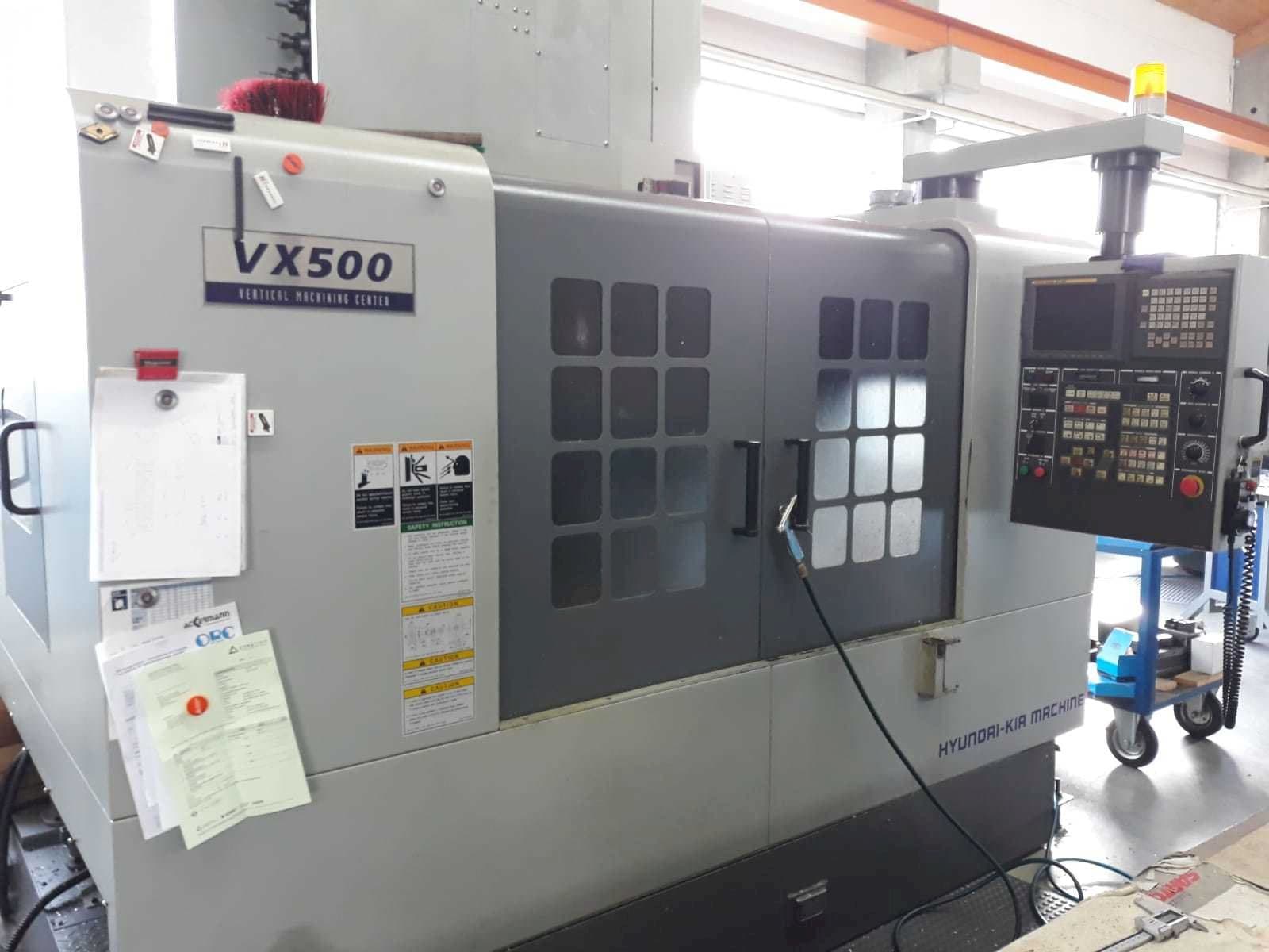 Čelní pohled  na Hyundai Kia VX500  stroj