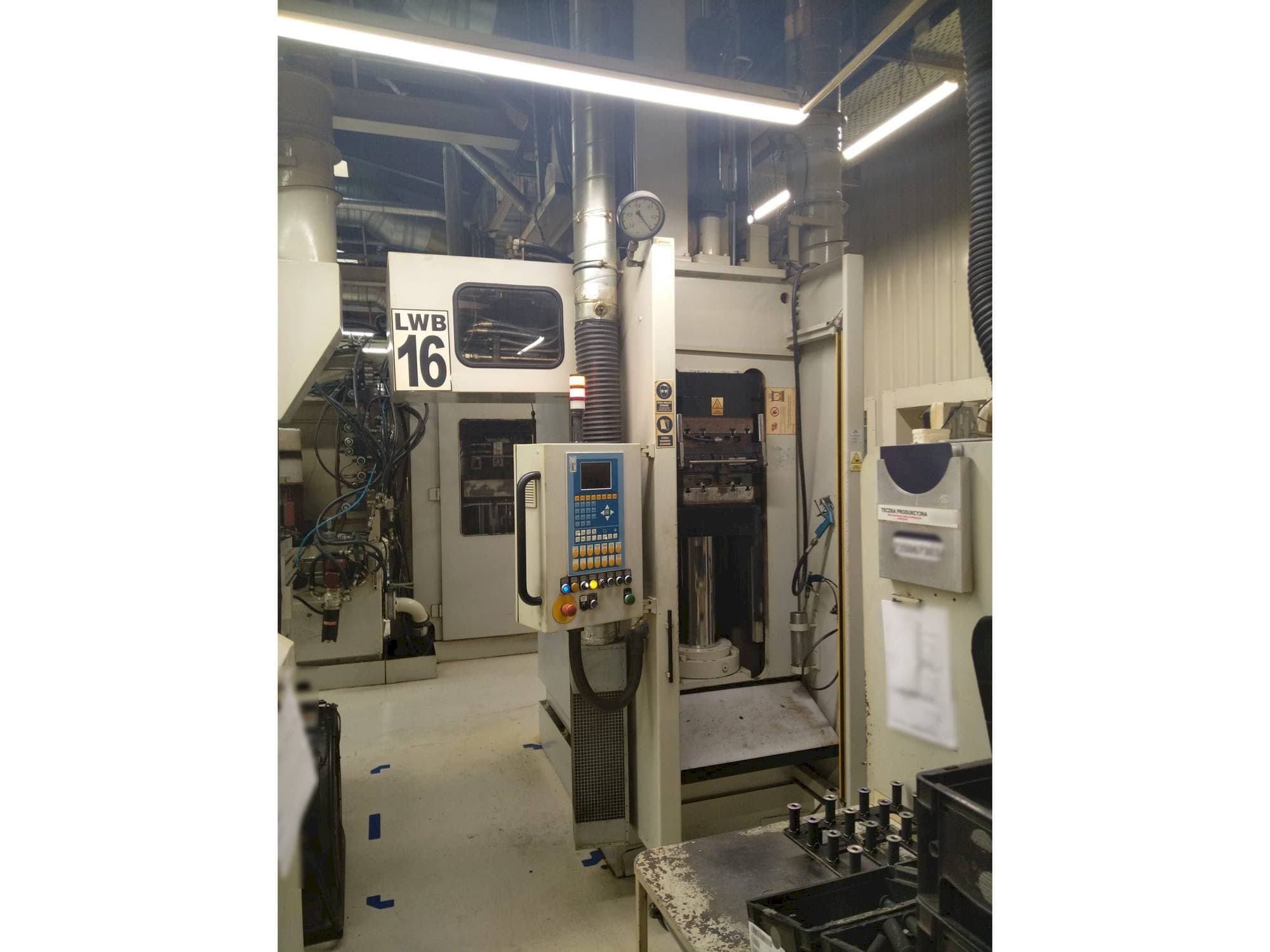 Čelní pohled  na LWB STEINL VRE 1100/1000  stroj