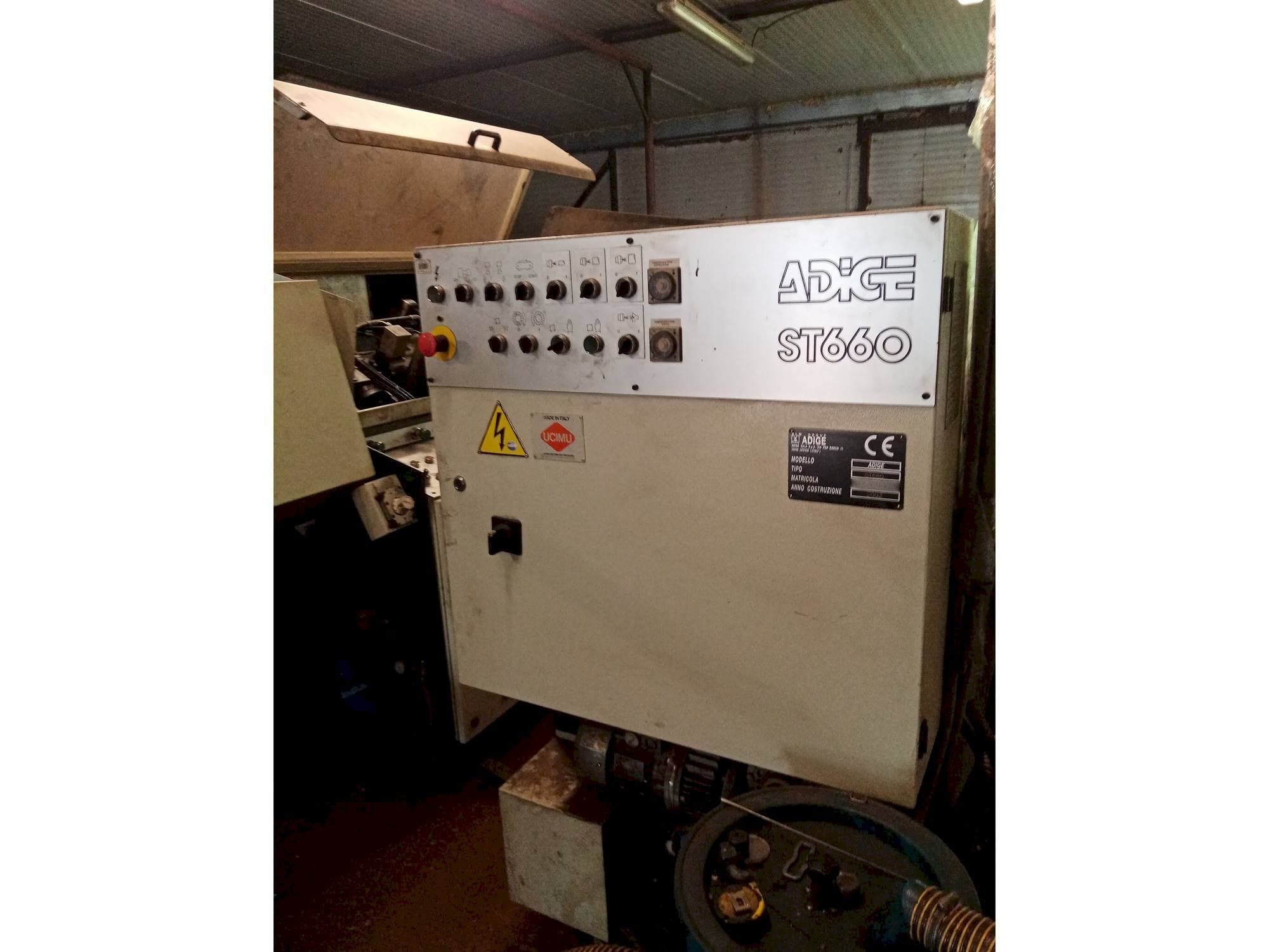 Čelní pohled  na ADIGE TT640 ST660  stroj