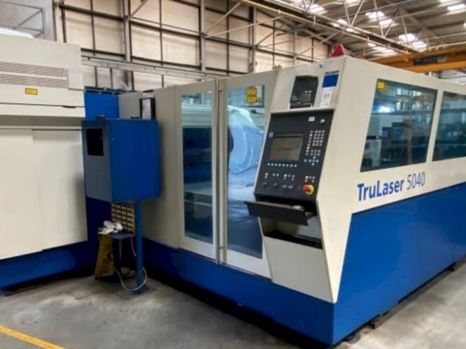 Čelní pohled  na Trumpf TruLaser 5040  stroj