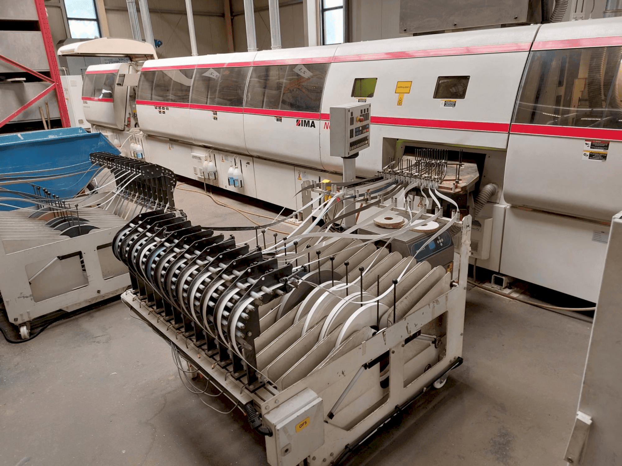 Čelní pohled  na IMA Novimat Systems/I/G80/1000  stroj