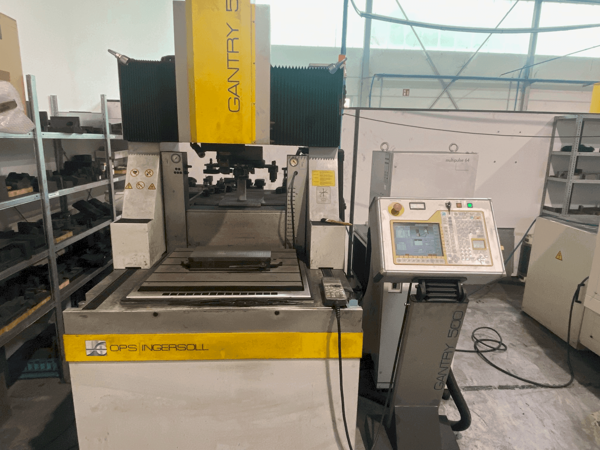 Čelní pohled  na OPS INGERSOLL Gantry 500  stroj