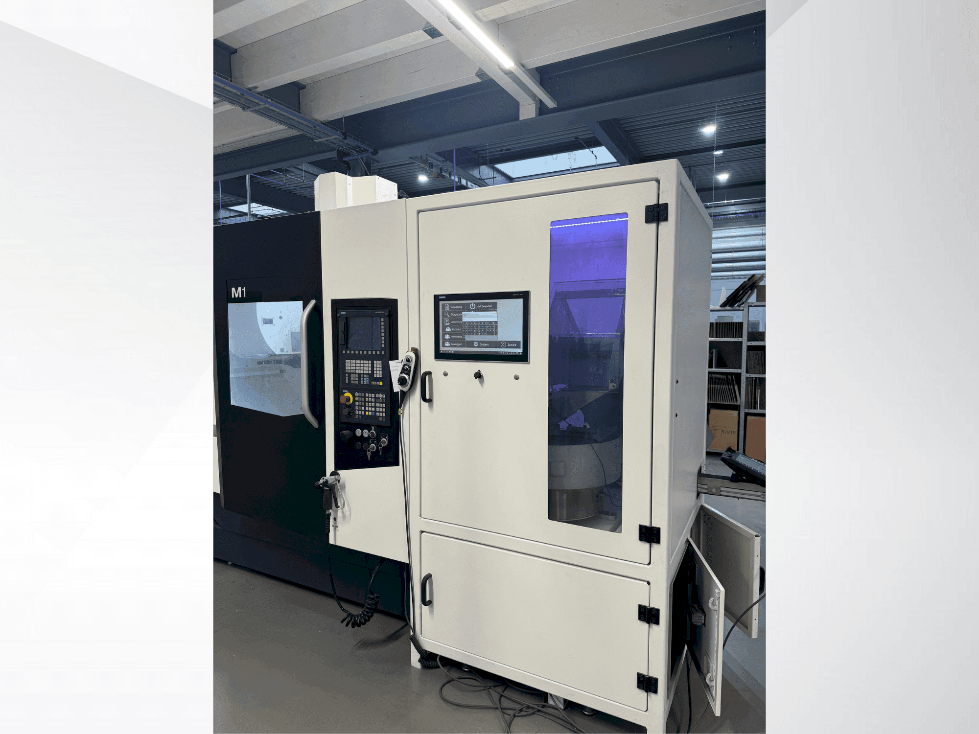 Čelní pohled  na DMG M1  stroj