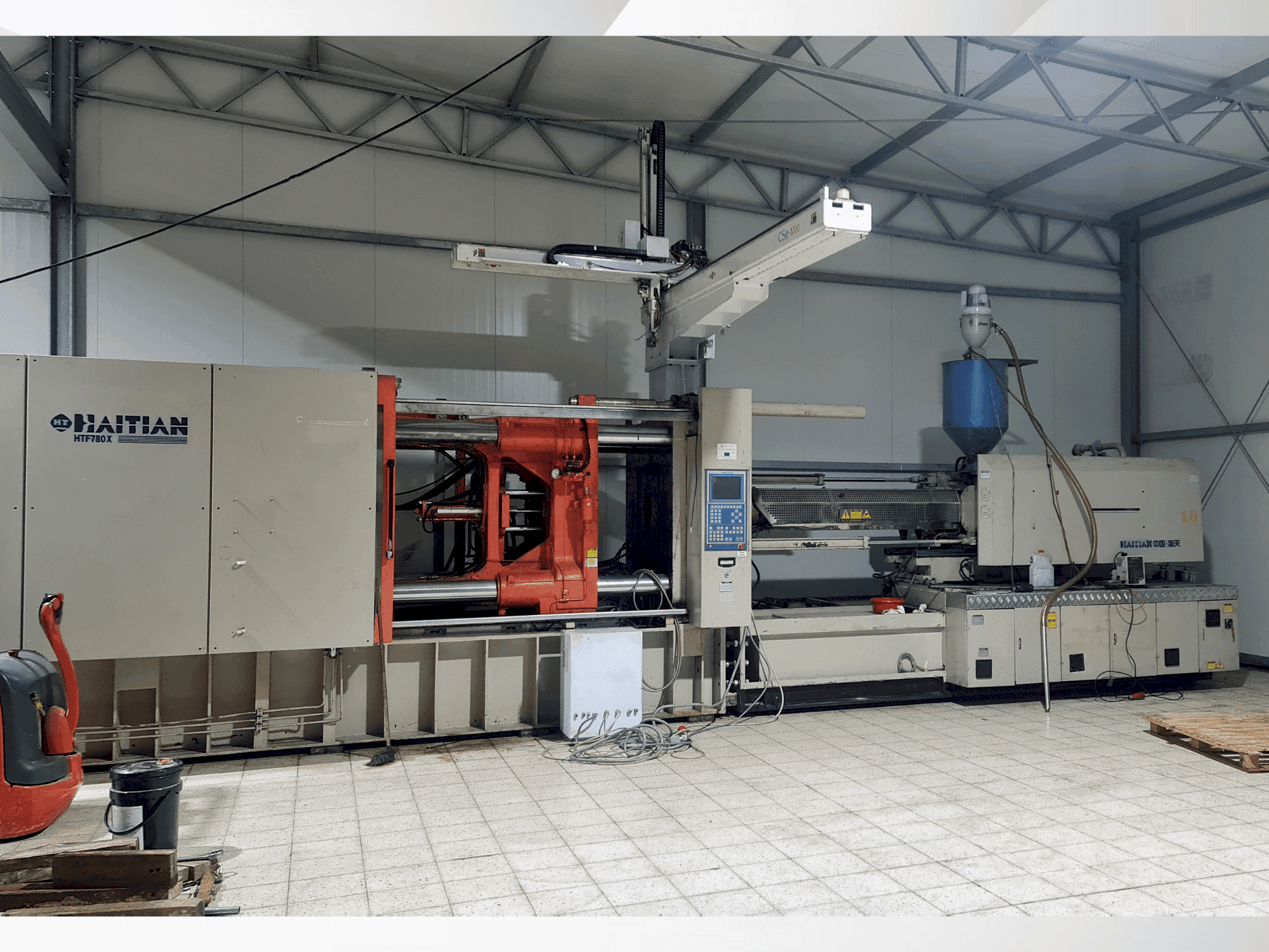 Čelní pohled  na HAITIAN HTF 780x  stroj