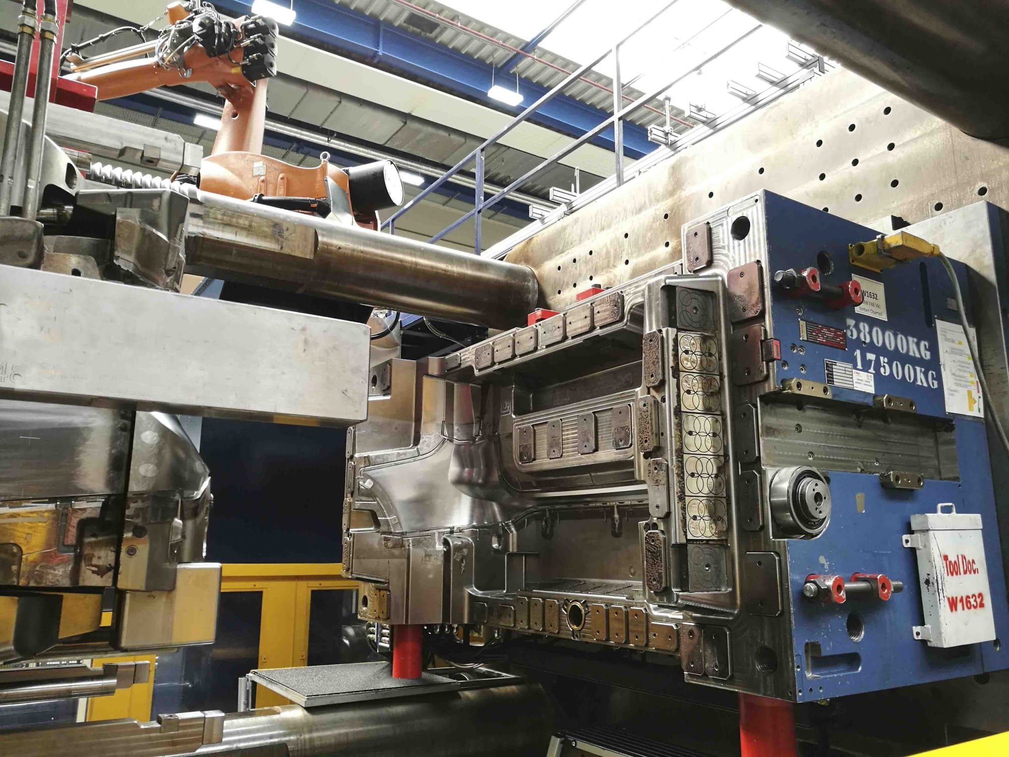 Čelní pohled  1 na Husky E 3650 RS 170/155 stroj