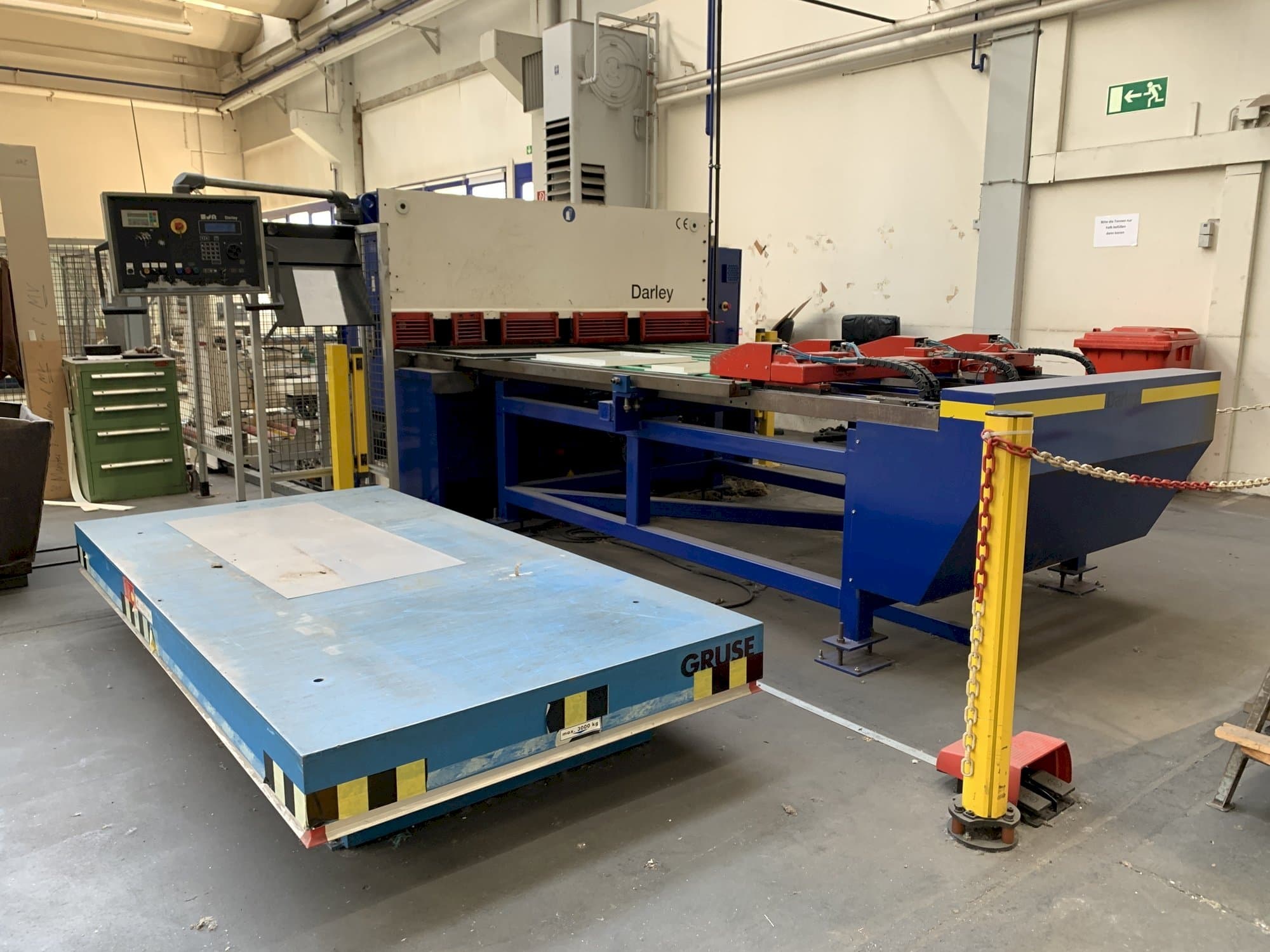 Čelní pohled  na Darley VS 2100 X 4  stroj