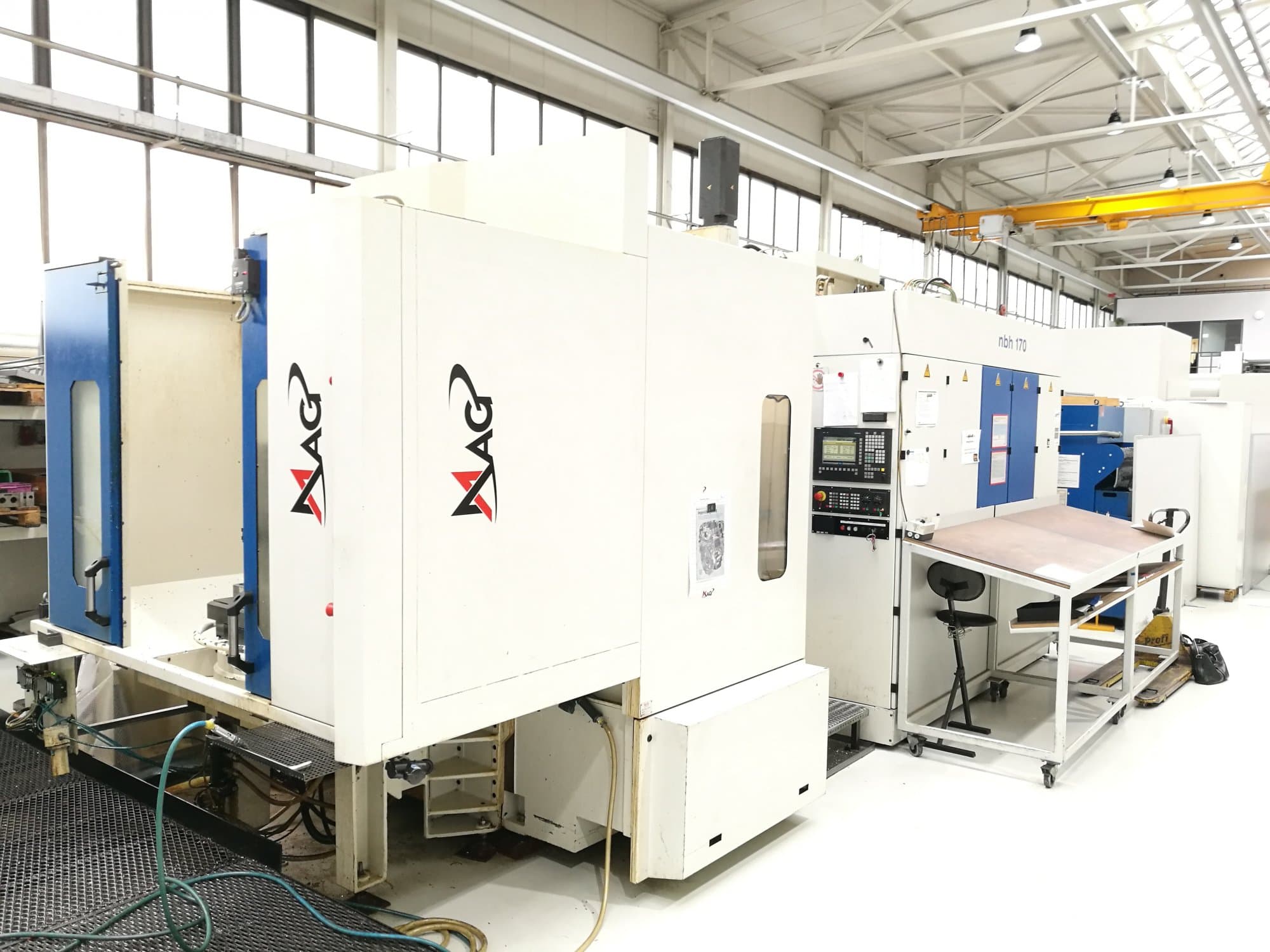 Levý pohled  na Hueller Hille NBH 170 stroj