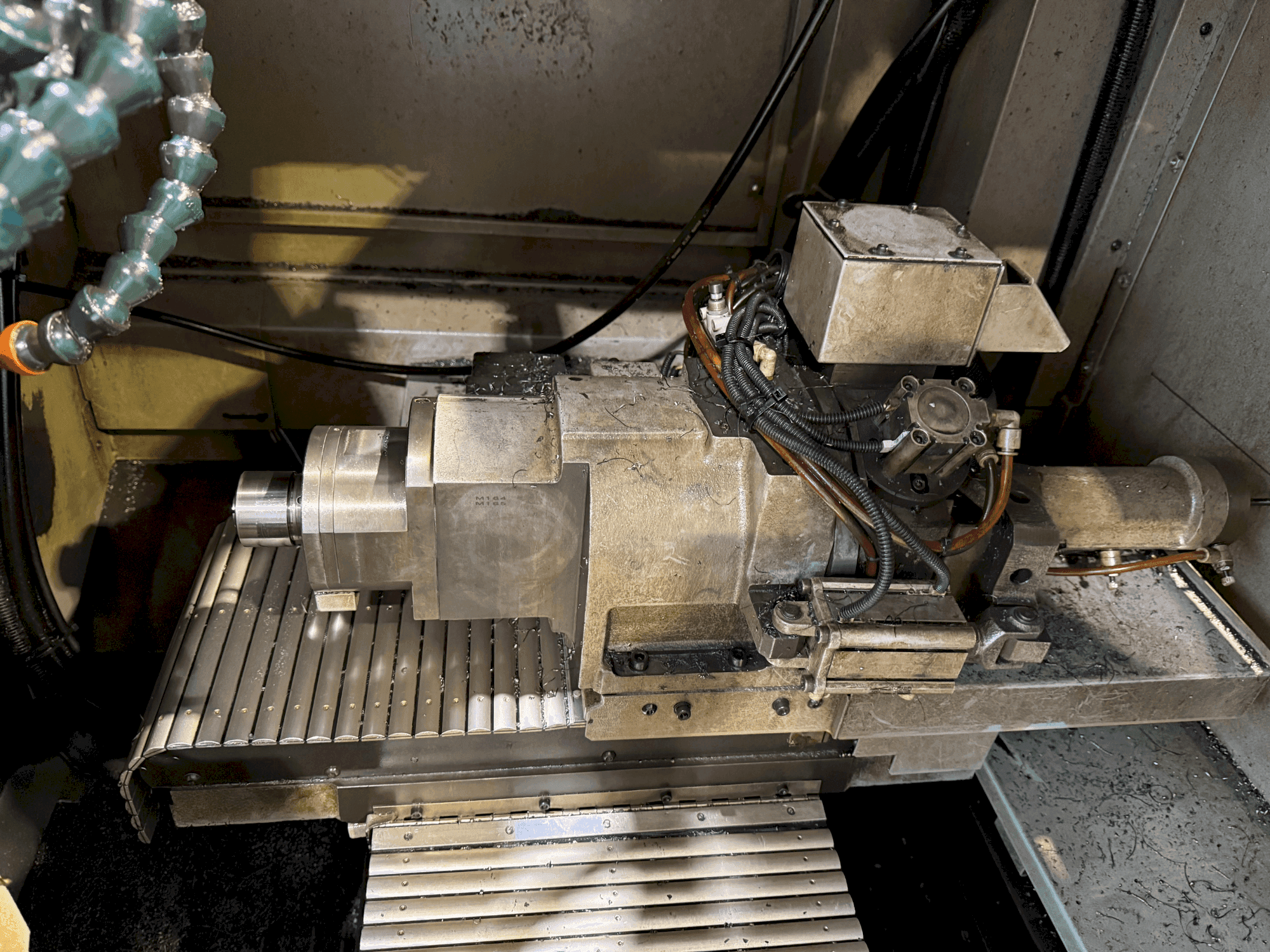 Čelní pohled  na TSUGAMI HS207  stroj