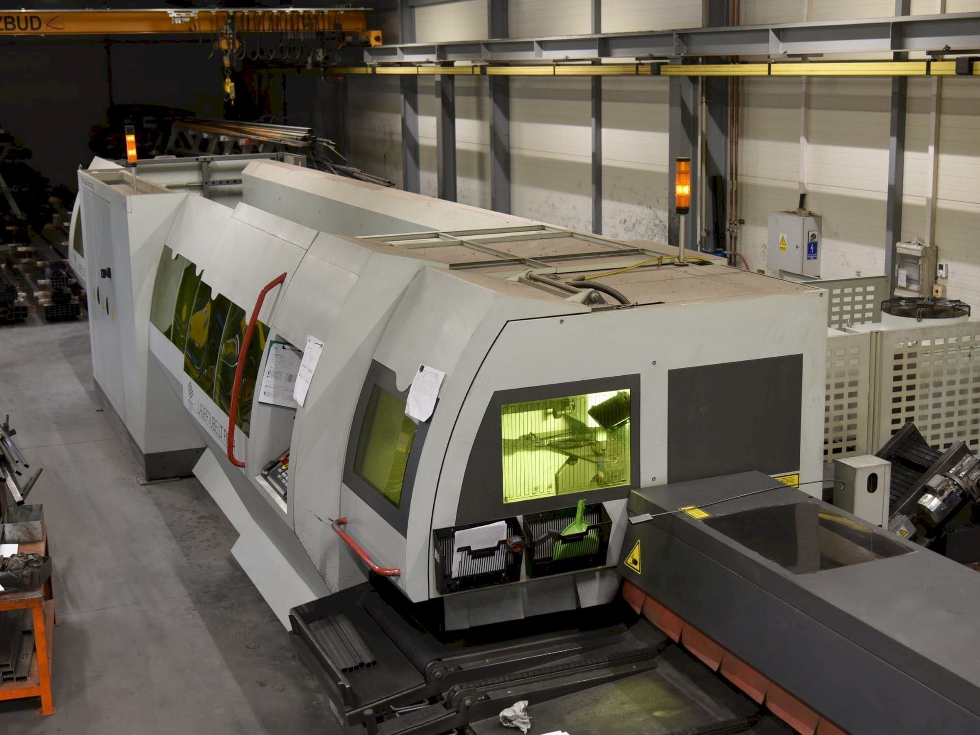 Čelní pohled  na BLM ADIGE LaserTube LT Fiber  stroj