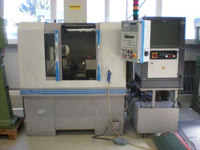 Čelní pohled  na Monnier & Zahner M640  stroj