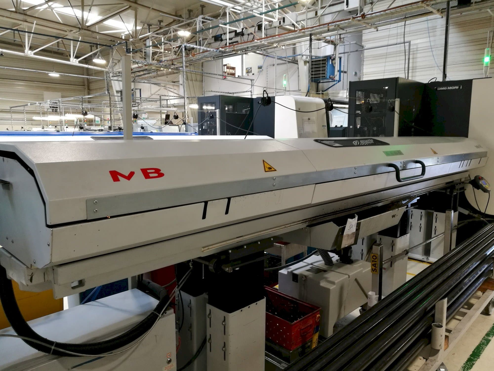 Čelní pohled  na FMB Turbo 5-55/4200 A  stroj