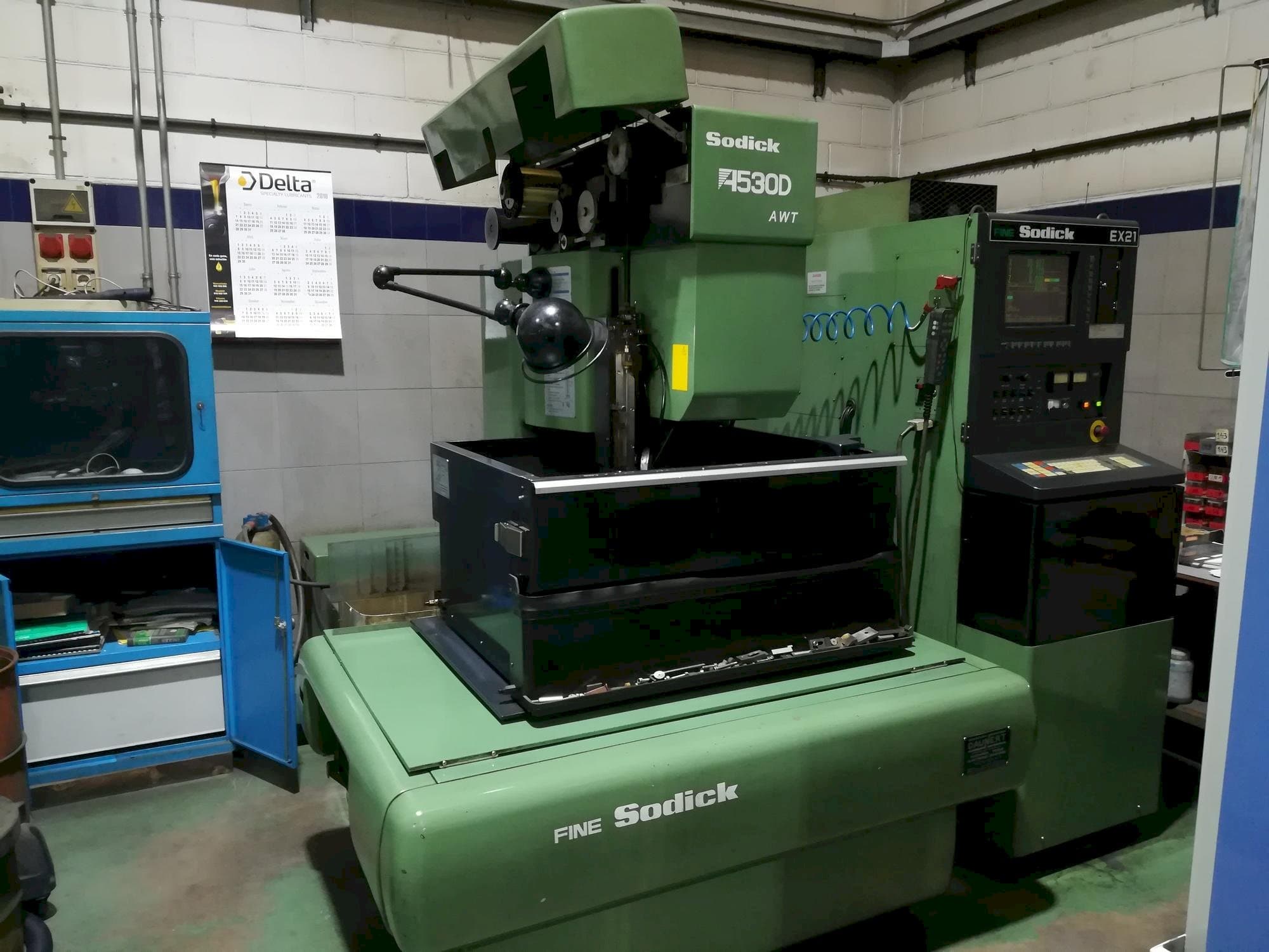 Čelní pohled  na Sodick A-530D  stroj