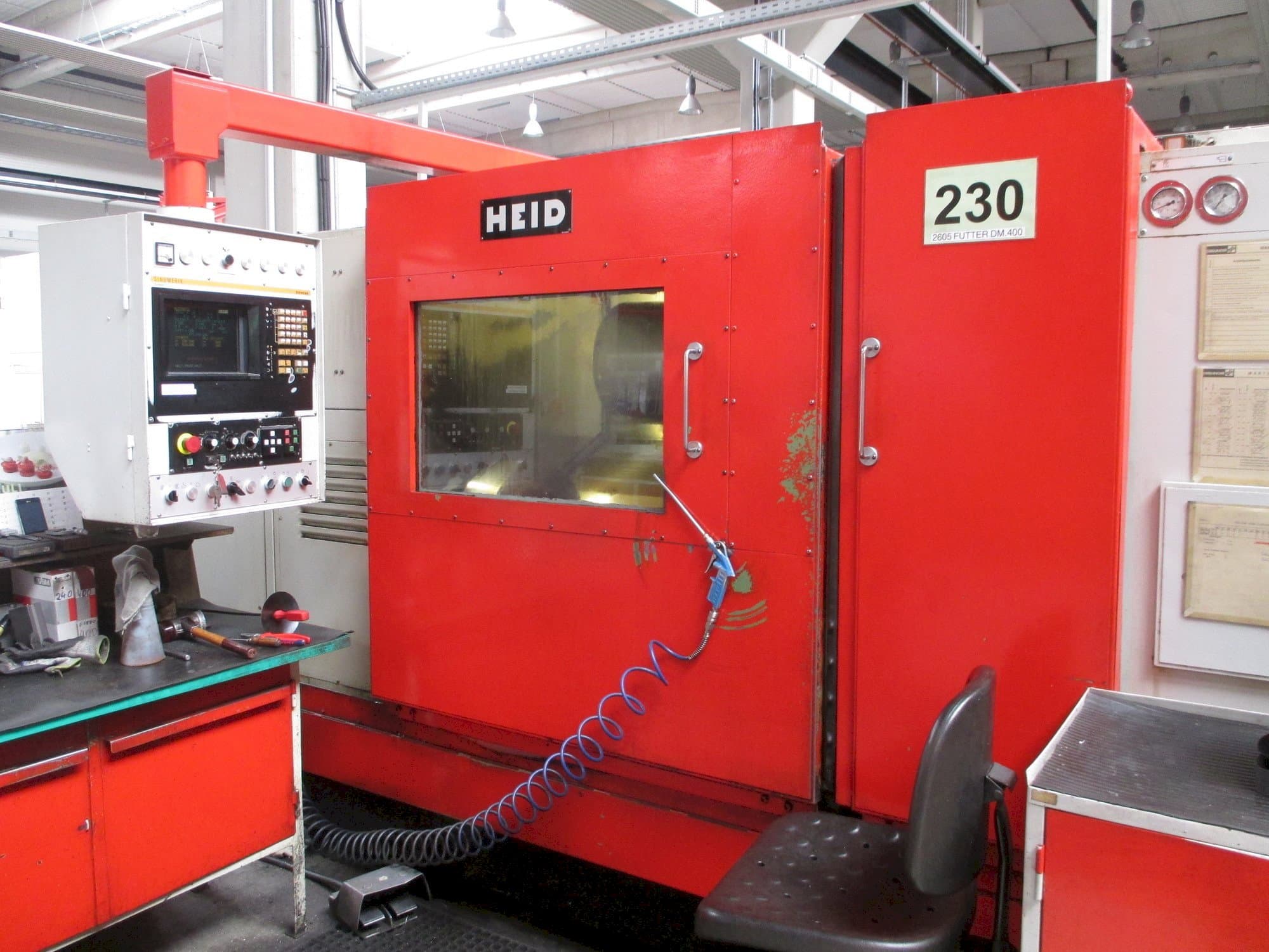 Čelní pohled  na HEID SDM12-NCC  stroj