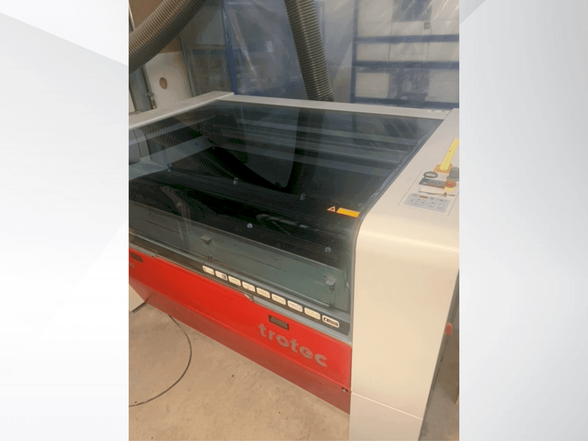 Čelní pohled  na Trotec SP500  stroj