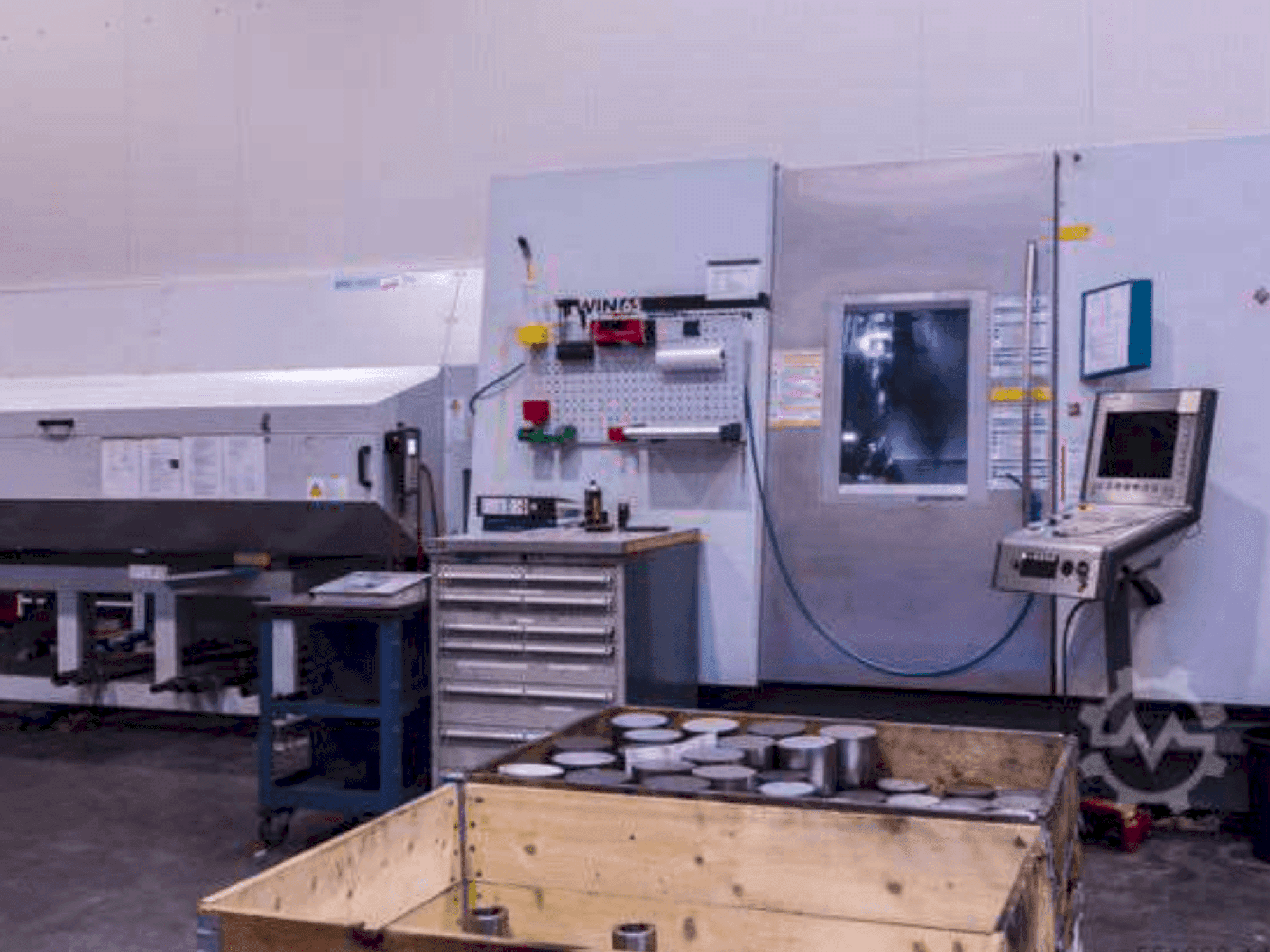 Čelní pohled  na DMG Gildemeister Twin 65 (2004)  stroj