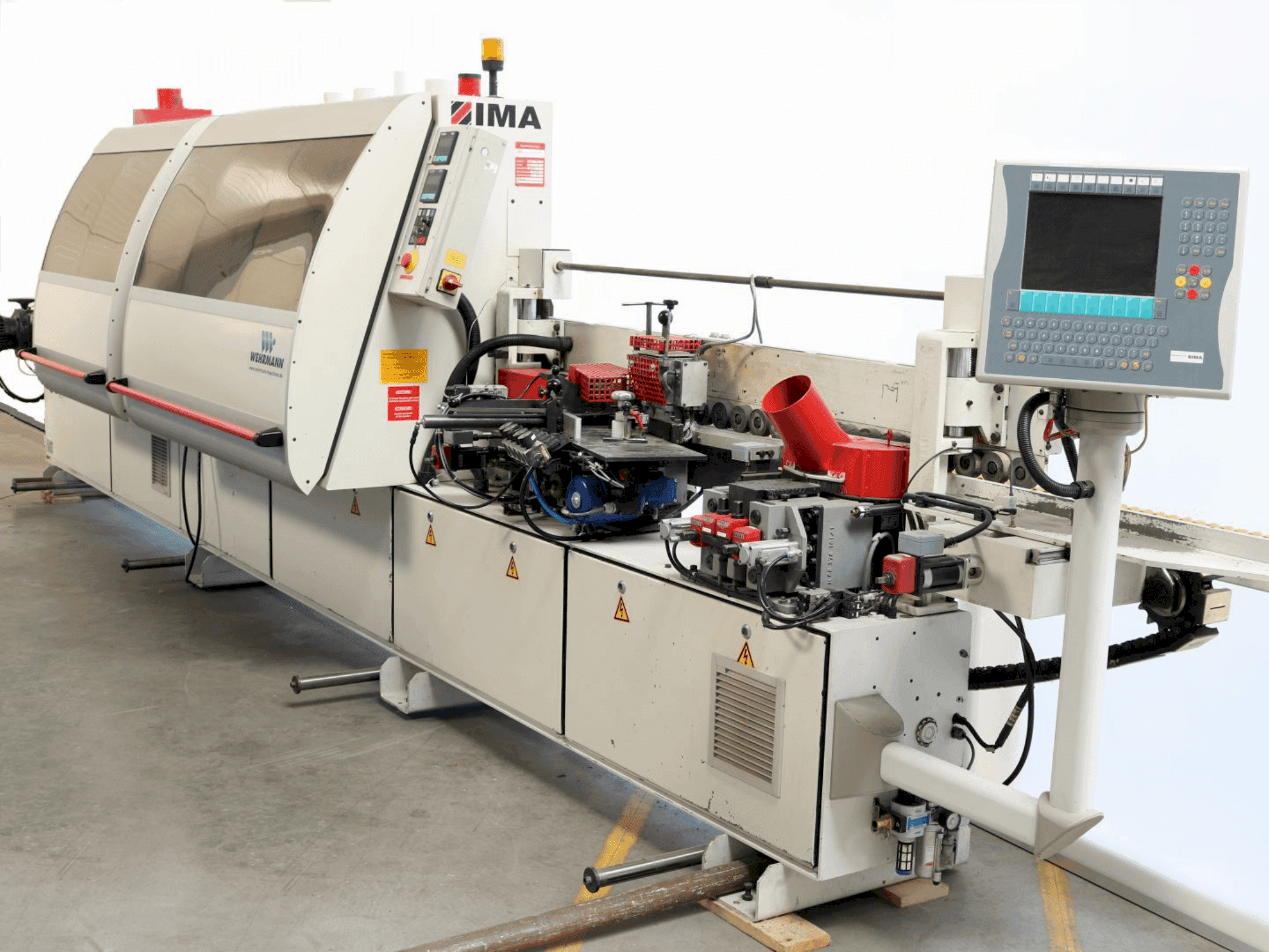 Čelní pohled  na IMA COMPACT PC-6220 F  stroj