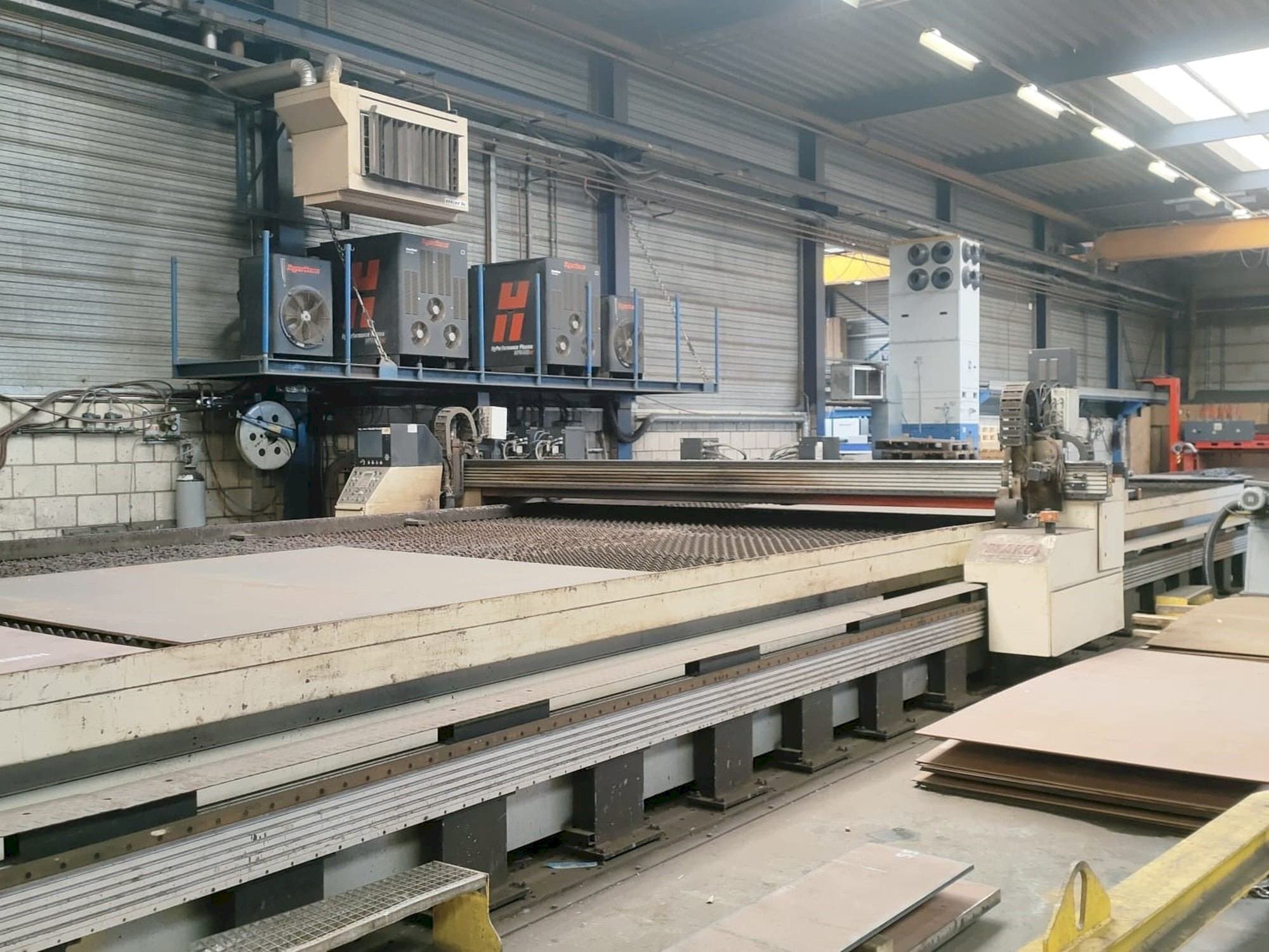 Čelní pohled  na Stako 2 x HPR 400 xd 2016 signum  stroj