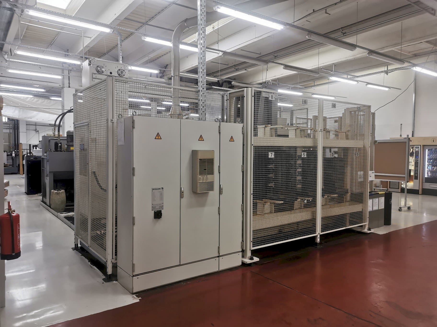 Čelní pohled  na HELLER MC 16  stroj