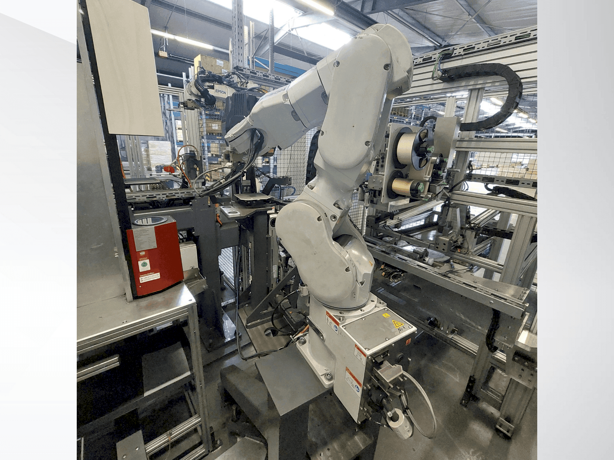 Čelní pohled  na EPSON C8A-901 S  stroj