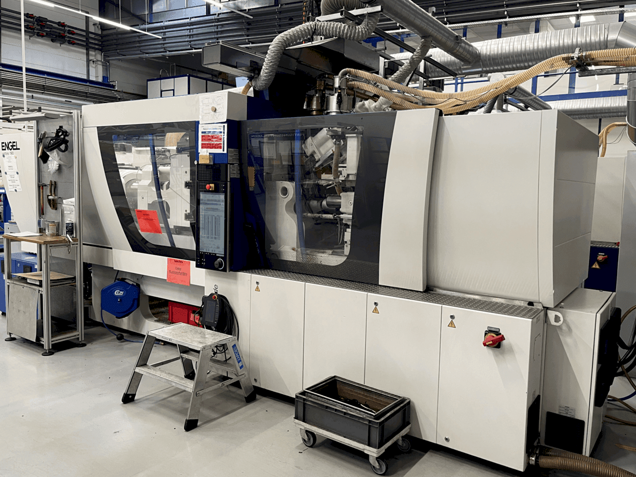 Čelní pohled  na Engel Victory 200H 60W 180  stroj