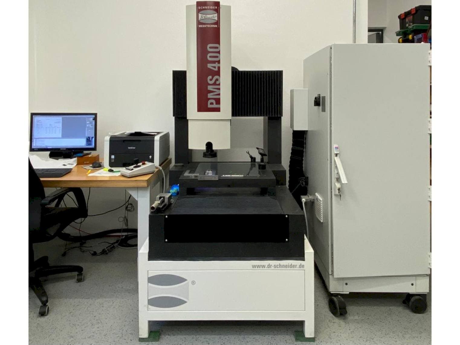 Čelní pohled  na HEINRICH SCHNEIDER PMS 400  stroj