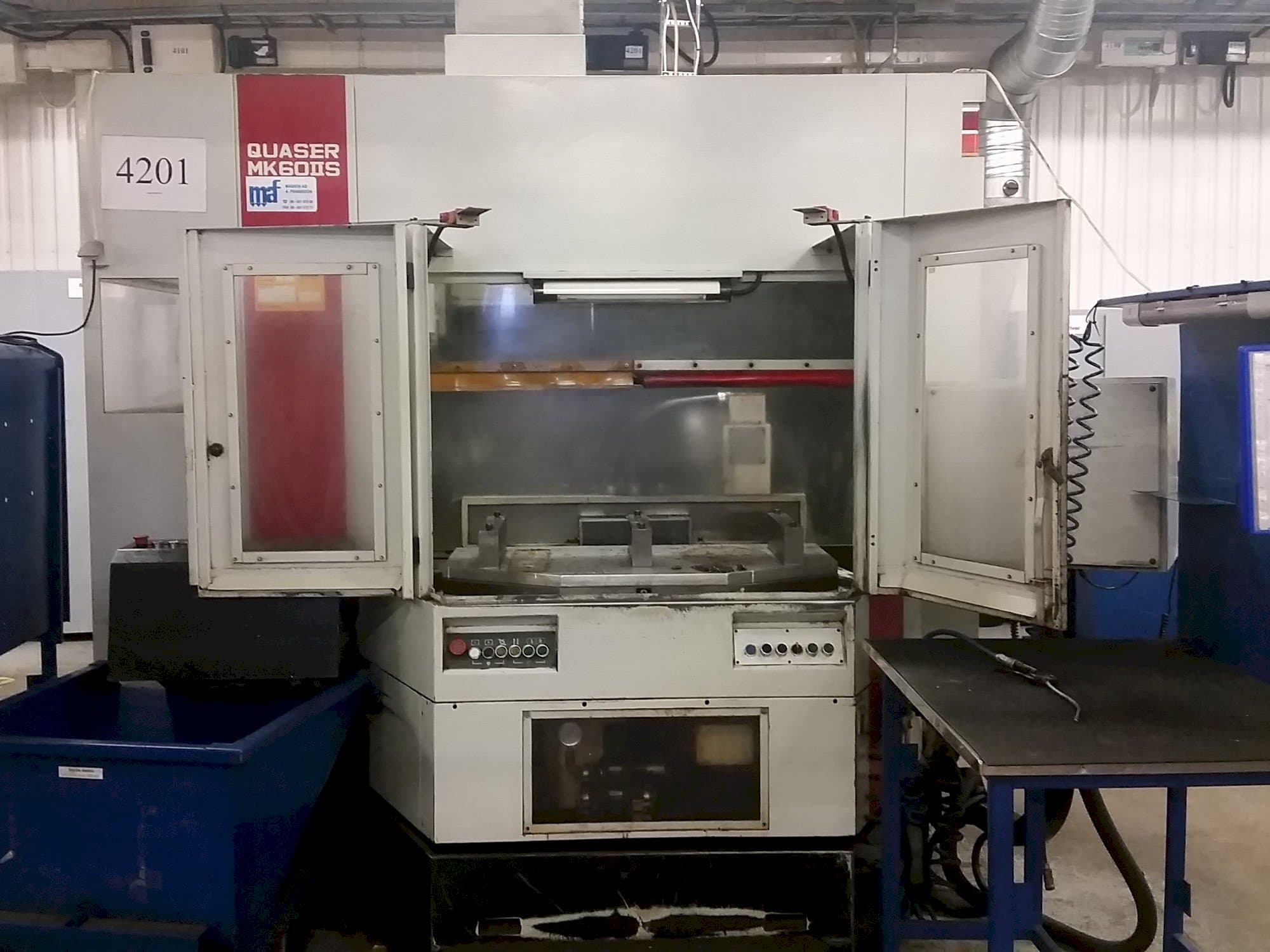 Čelní pohled  na Quaser MK60 IIS  stroj