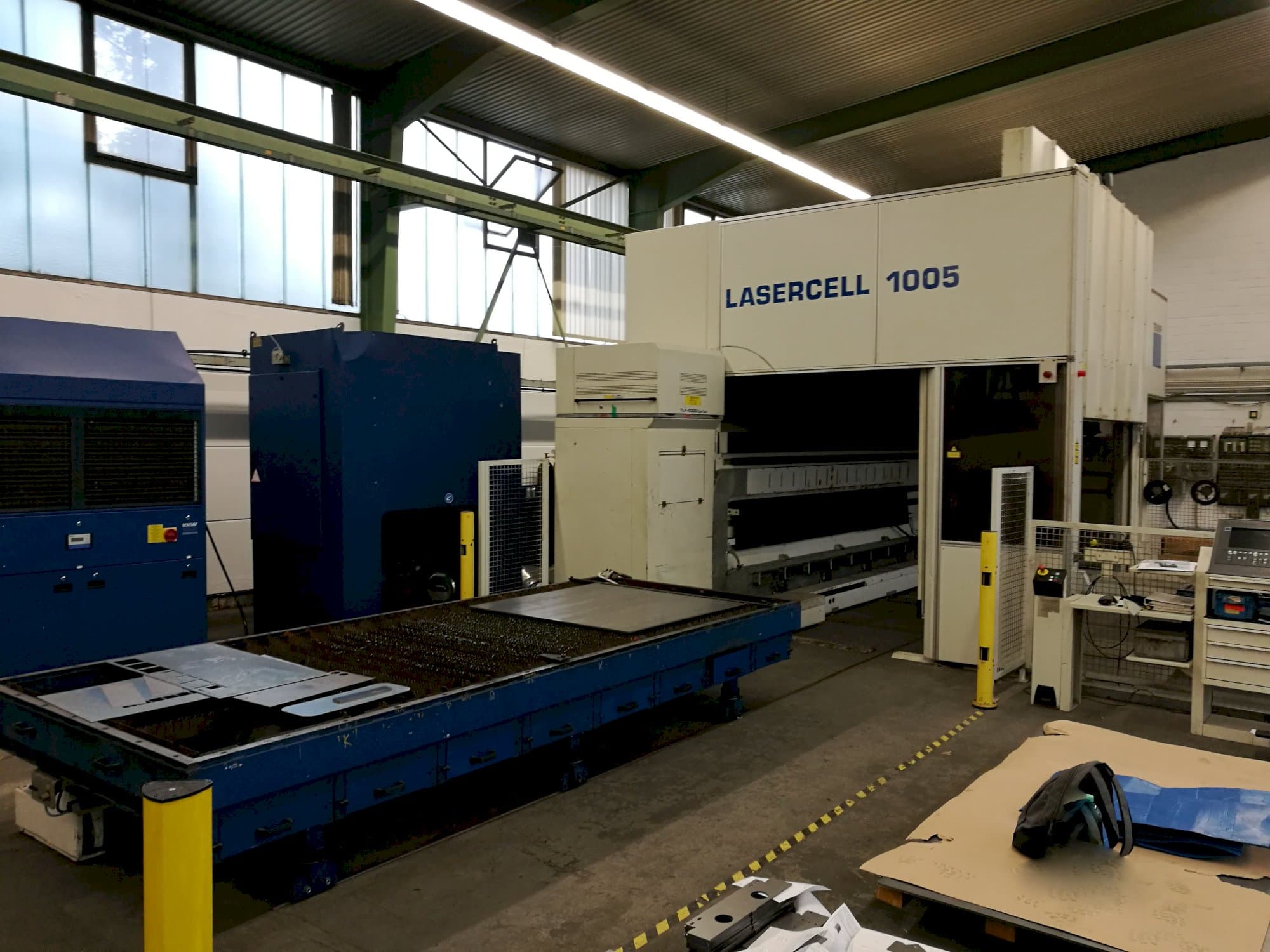 Levý pohled  na Trumpf Lasercell TLC 1005 stroj