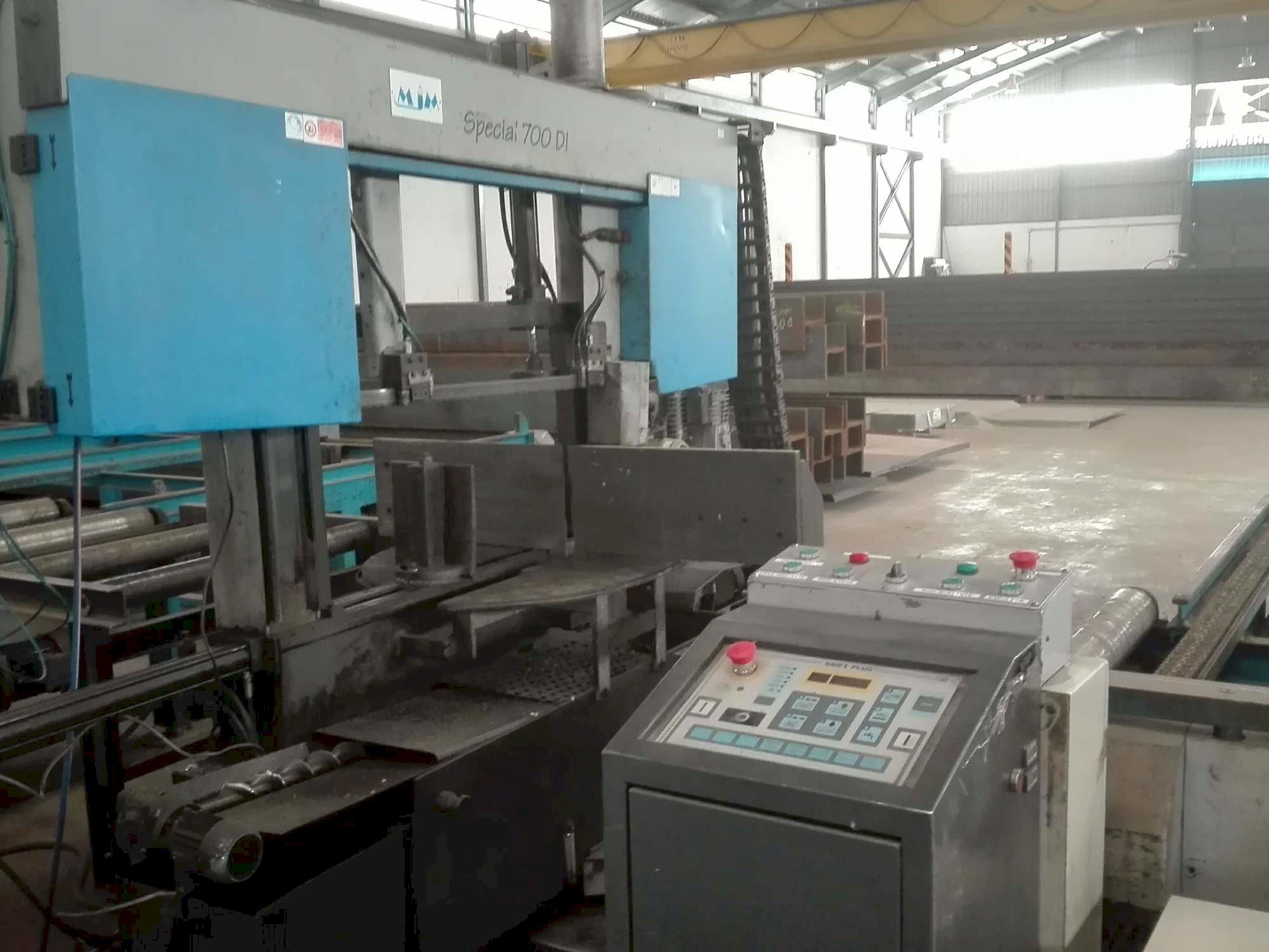 Čelní pohled  na Macc Special 700 DI  stroj