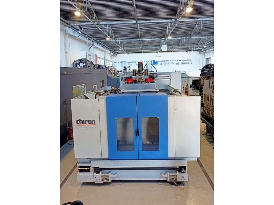 Čelní pohled  na CHIRON DZ24 WM HS  stroj