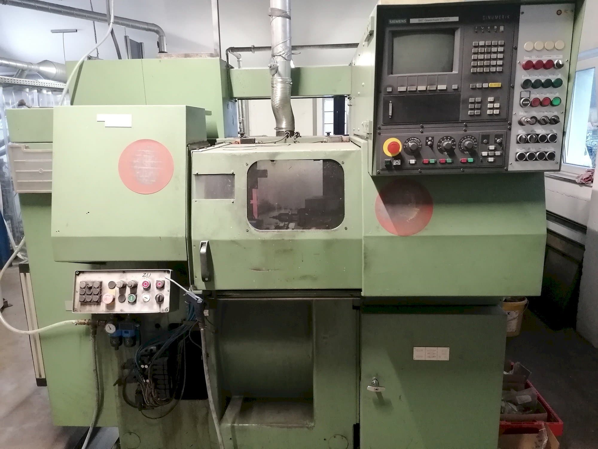 Čelní pohled  na Scherer - Feinbau Snc 100 (1999)  stroj