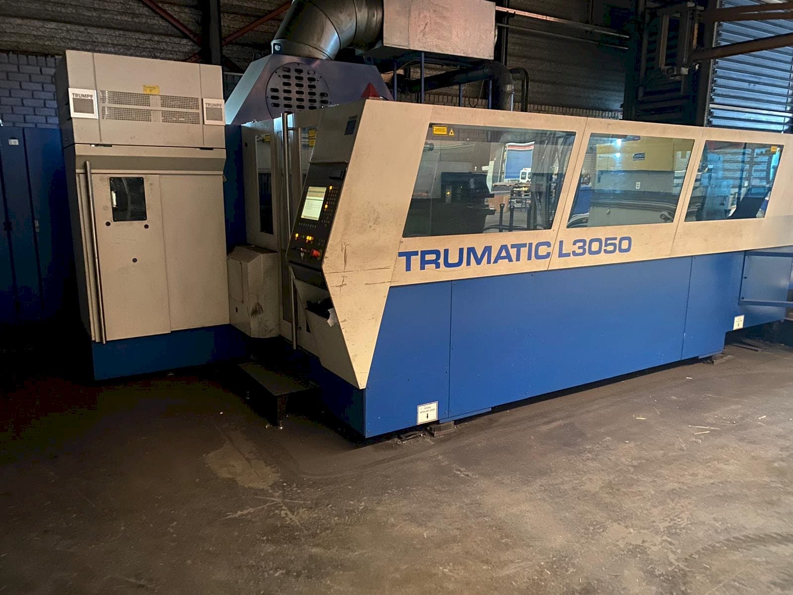 Čelní pohled  na Trumpf Trumatic L3050  stroj