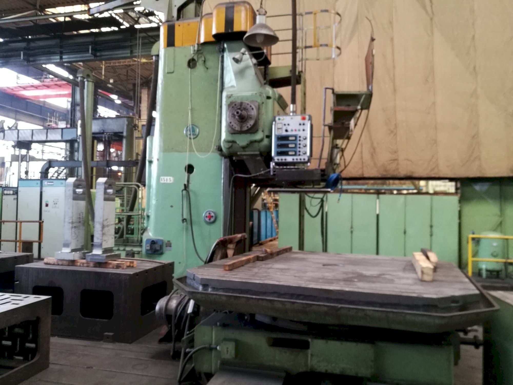 Čelní pohled  na SKODA WD 160  stroj