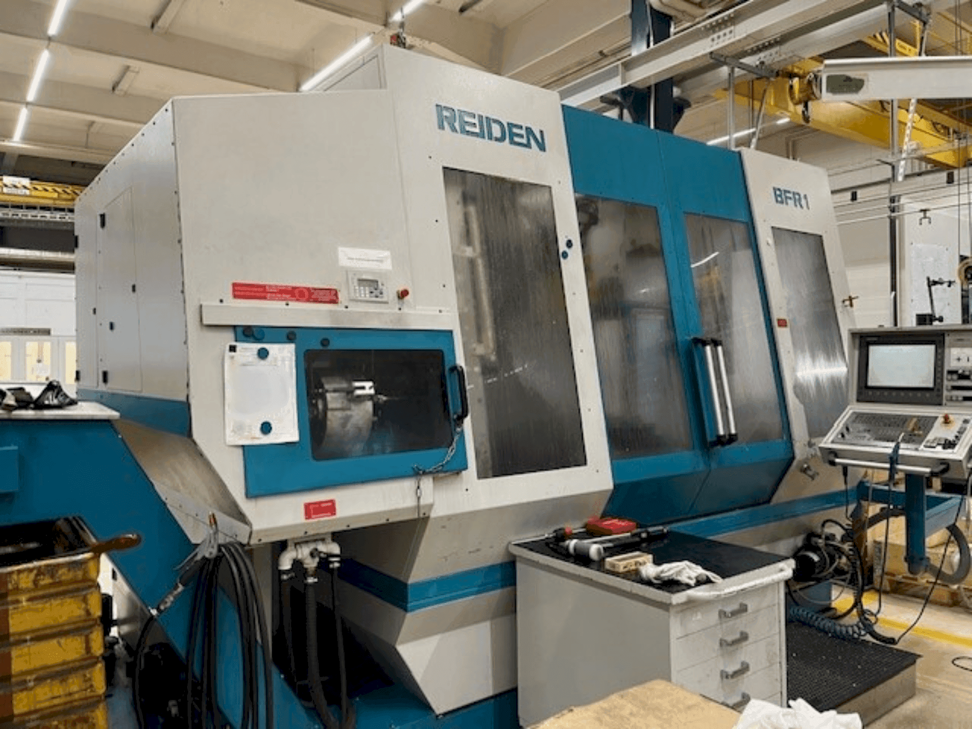 Čelní pohled  na Reiden BRF-1  stroj