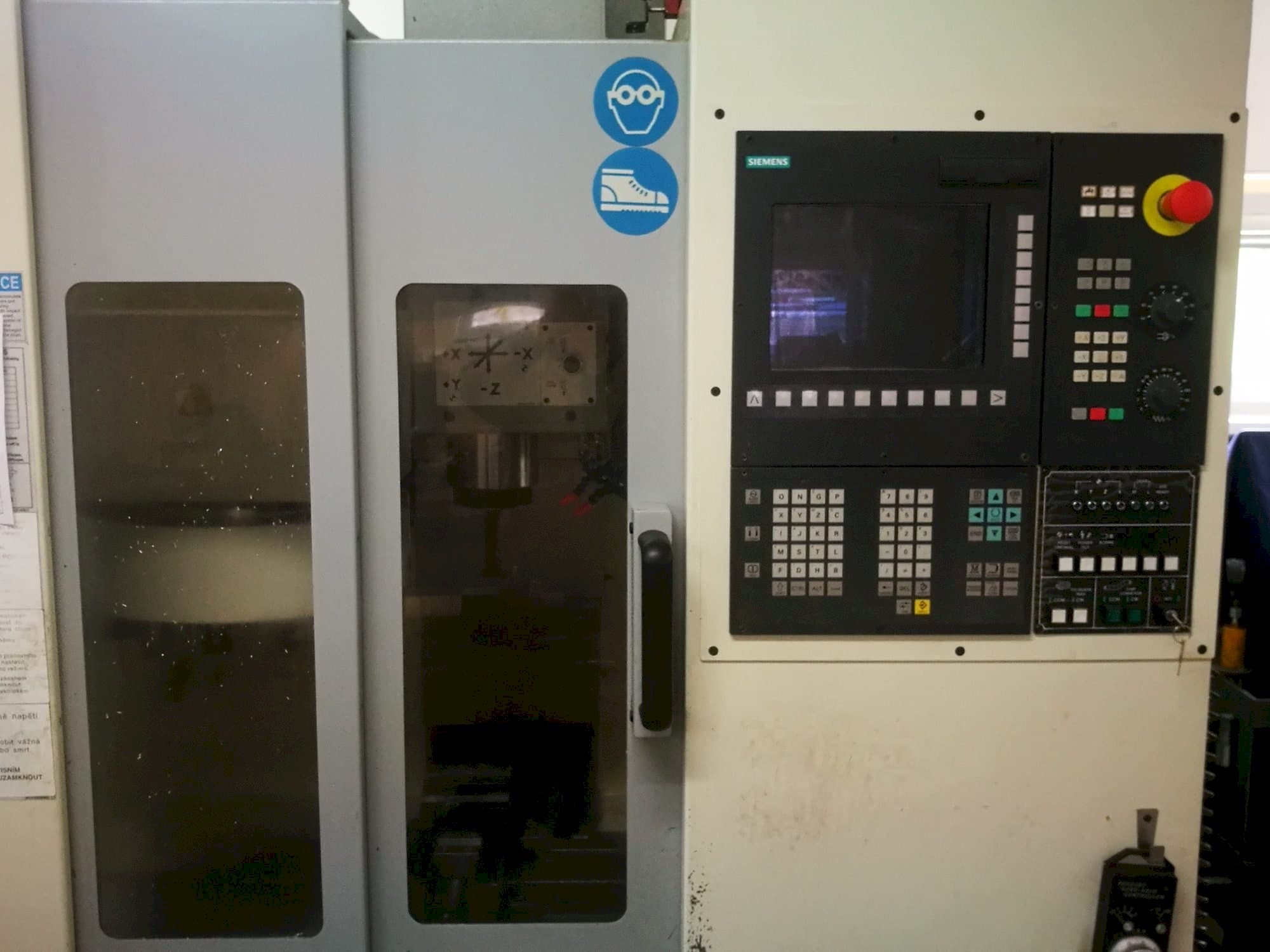 Čelní pohled  na Chevalier 1418 VMC-40  stroj