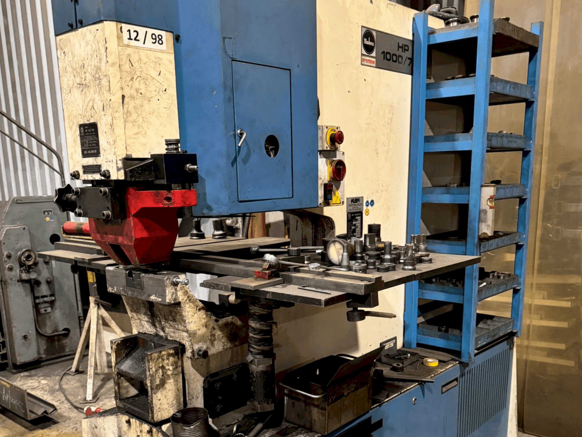 Čelní pohled  na KLEIN HP 1000/760  stroj