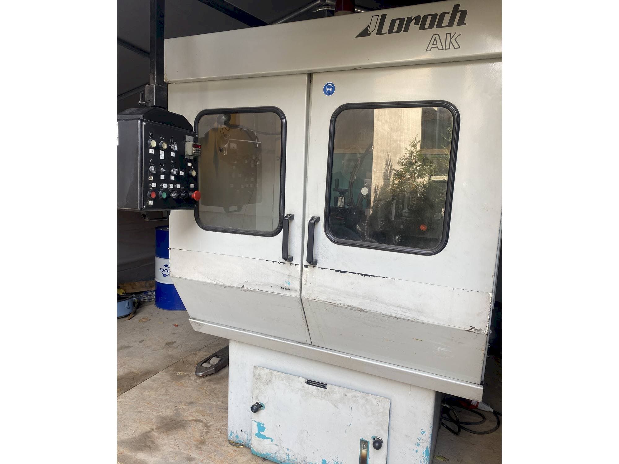Čelní pohled  na Loroch AK  stroj