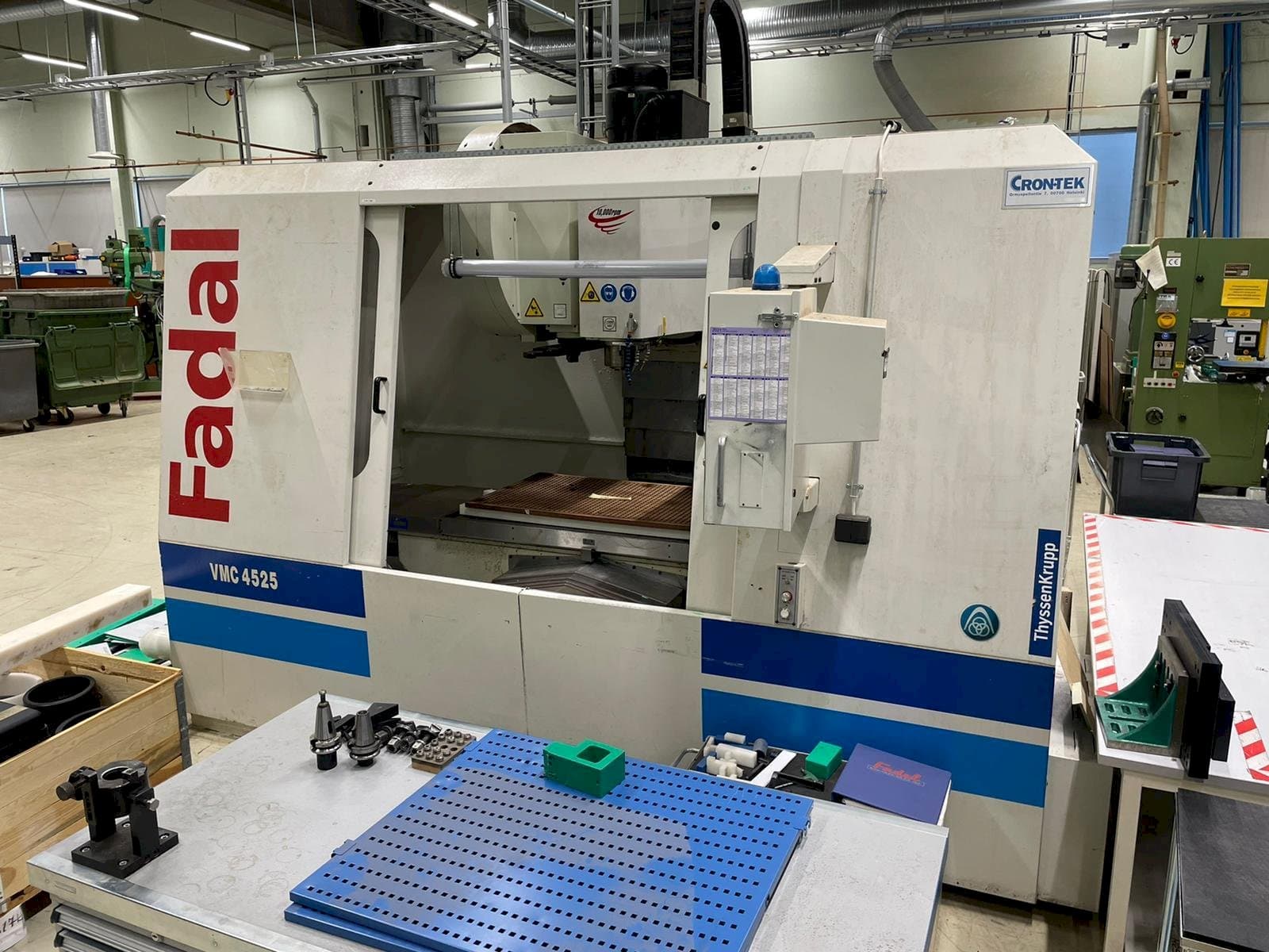 Čelní pohled  na FADAL VMC 4525 HT  stroj